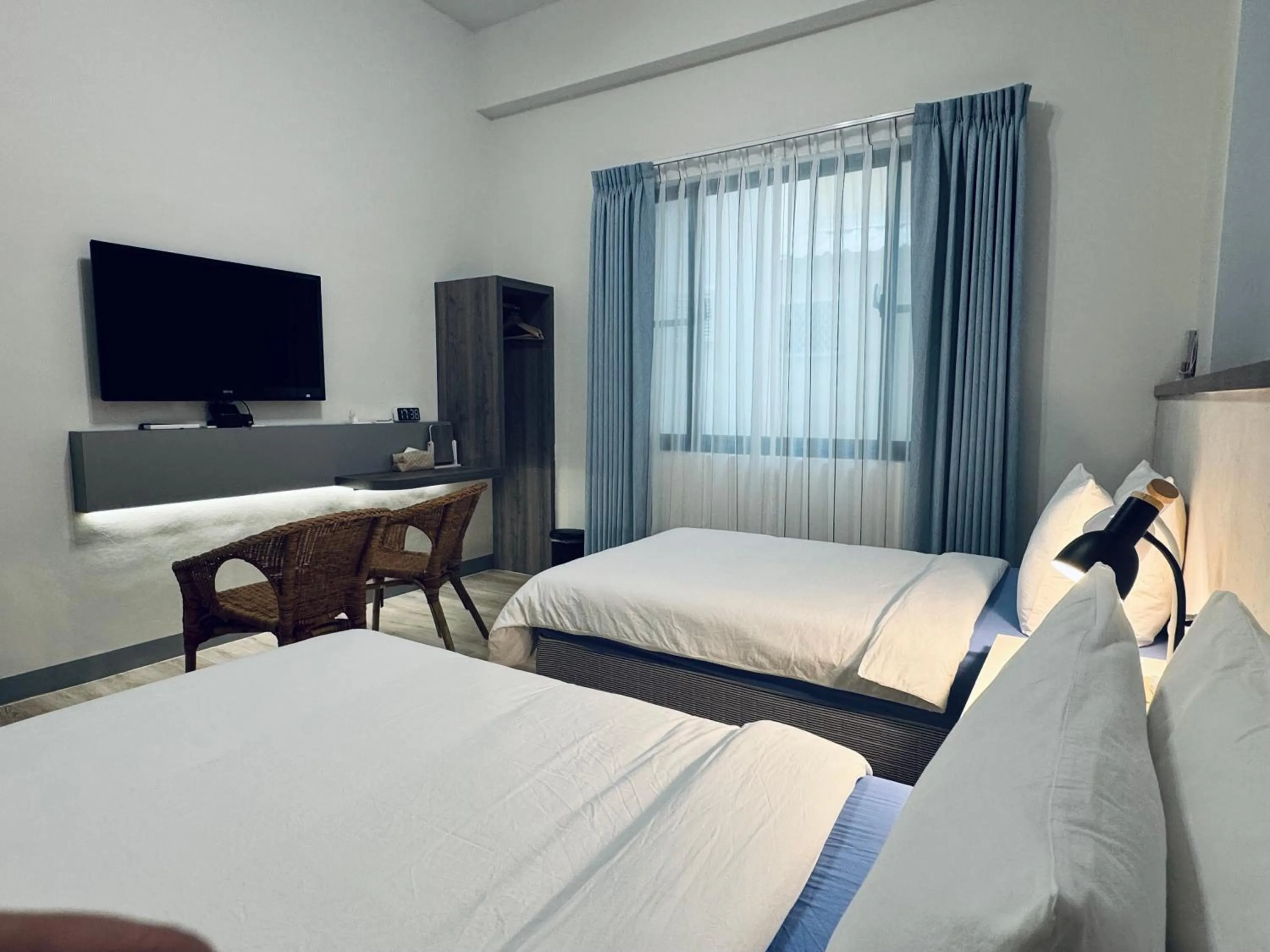 wardrobe, Bed in WinXin House