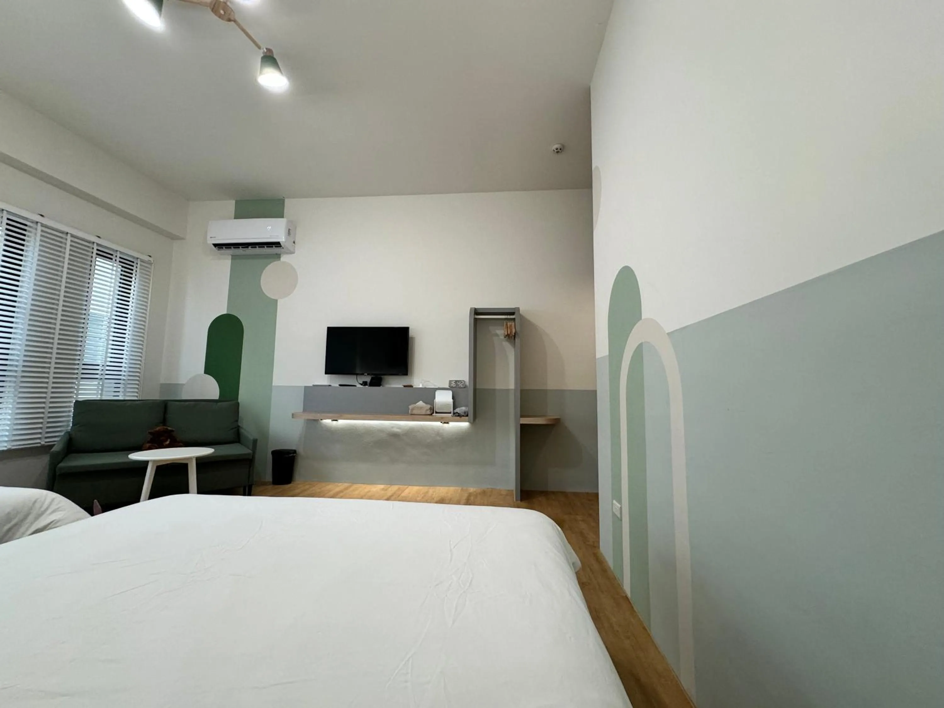 Decorative detail, Bed in WinXin House