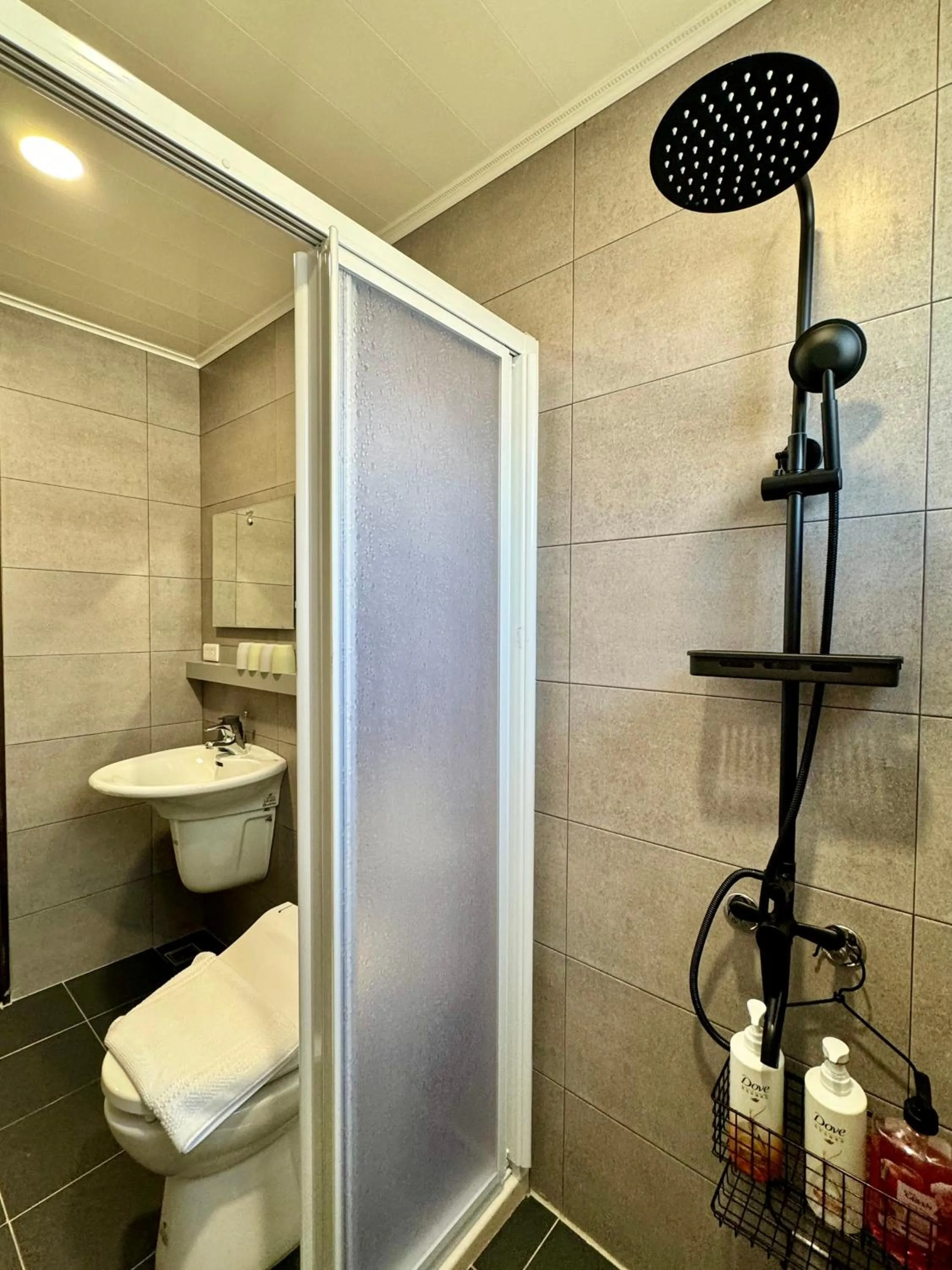 Shower in WinXin House