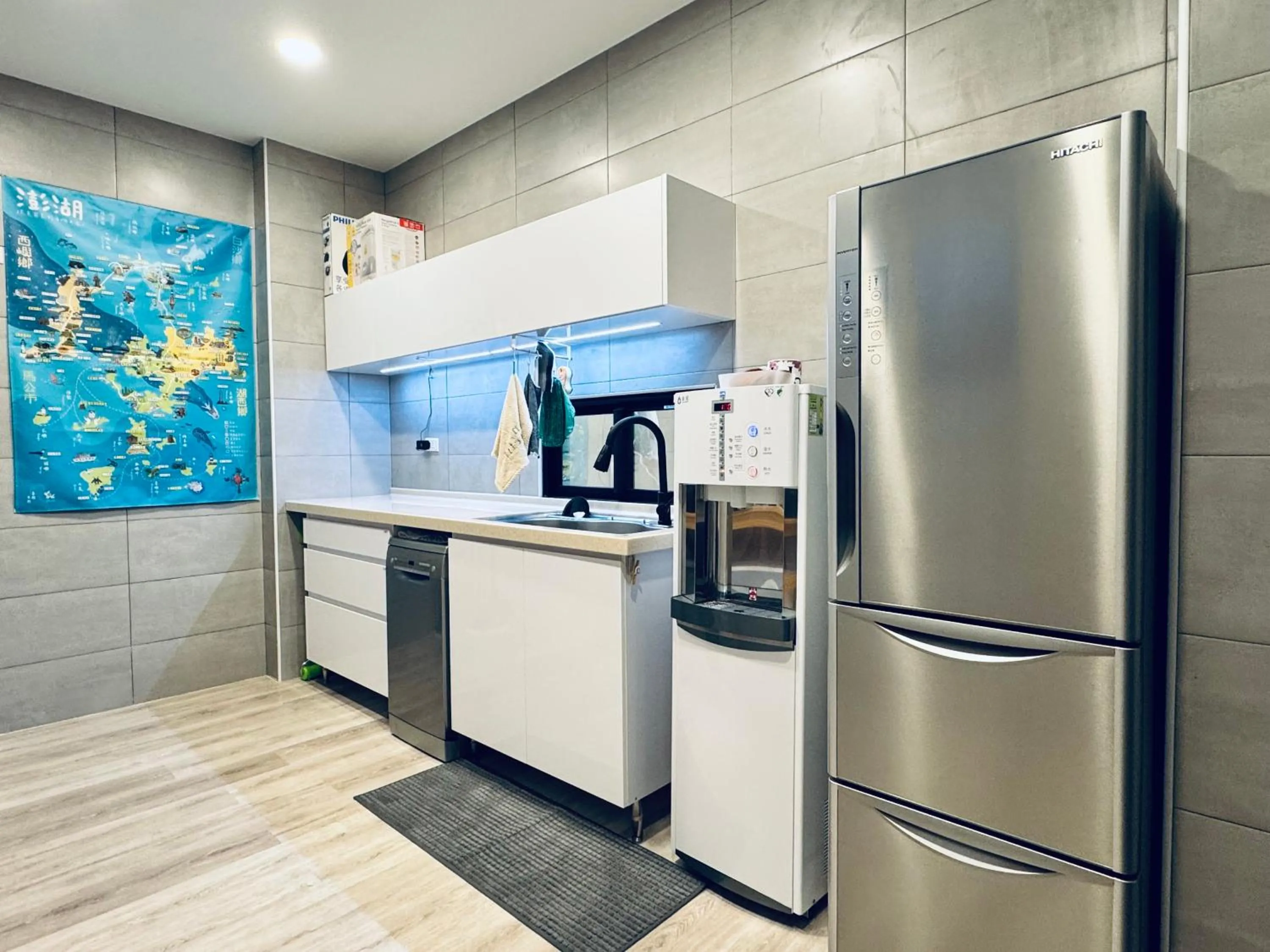 Communal kitchen in WinXin House