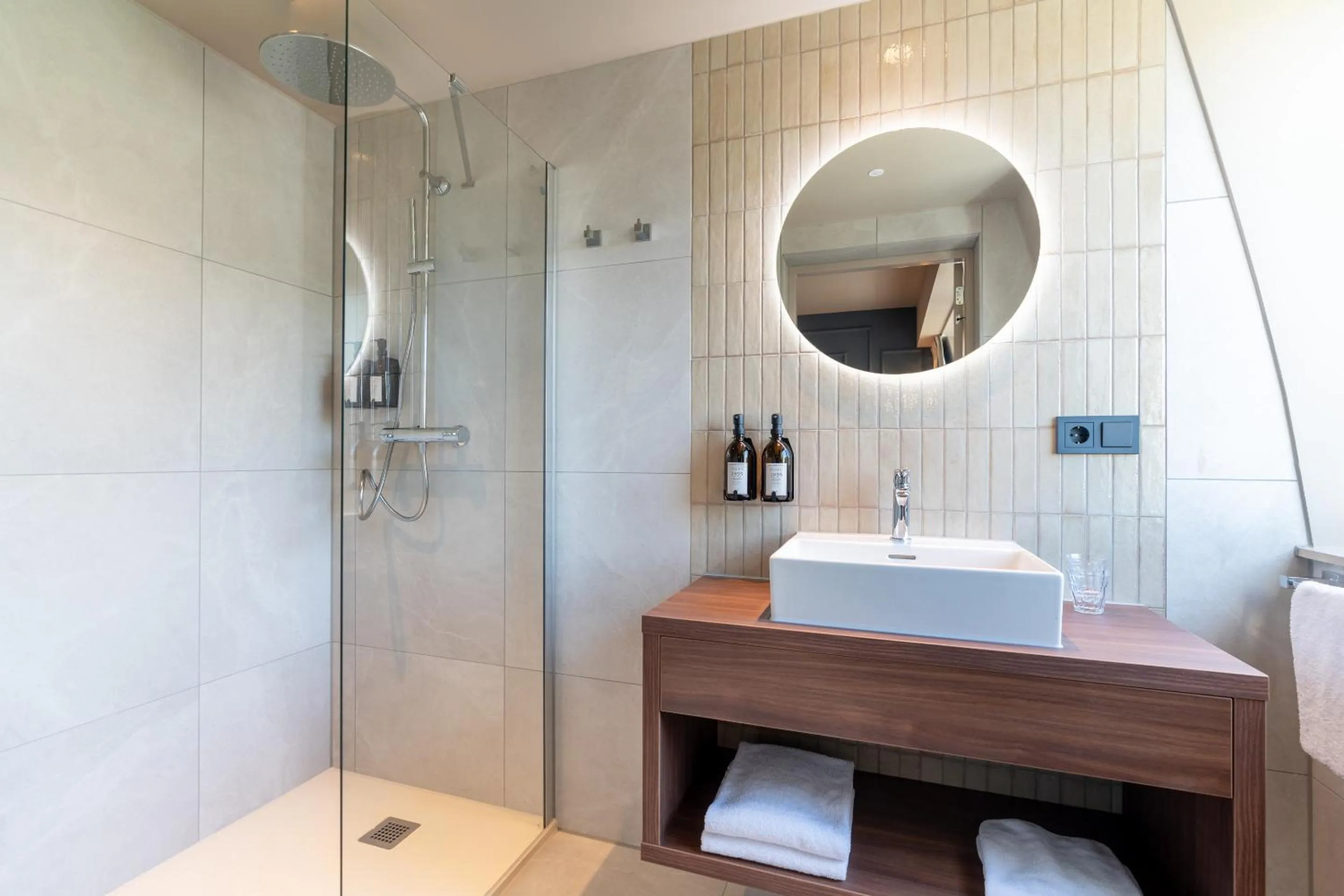 Shower in Boutique Hotel Malie House