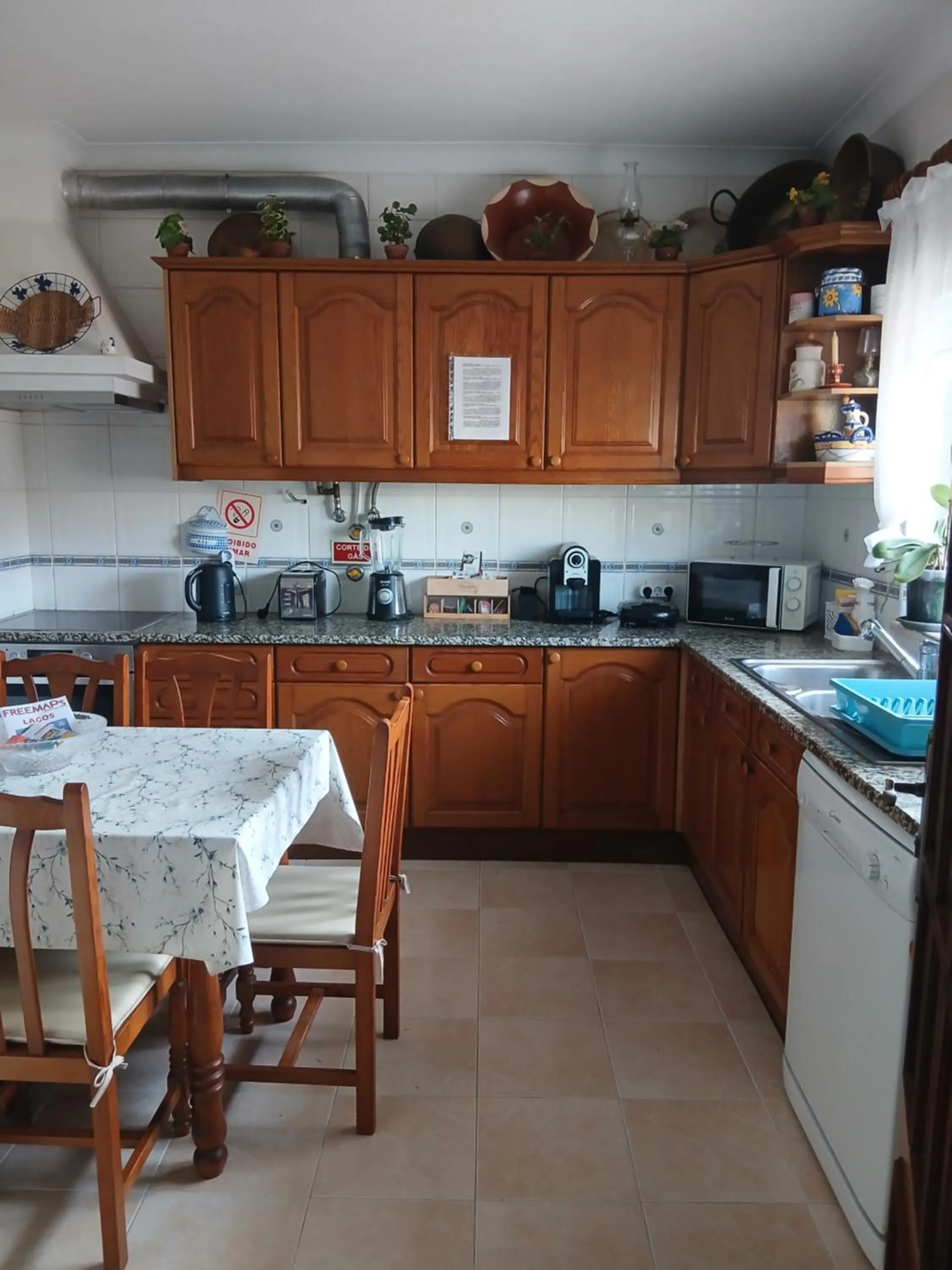 Kitchen or kitchenette in Casa Afonso