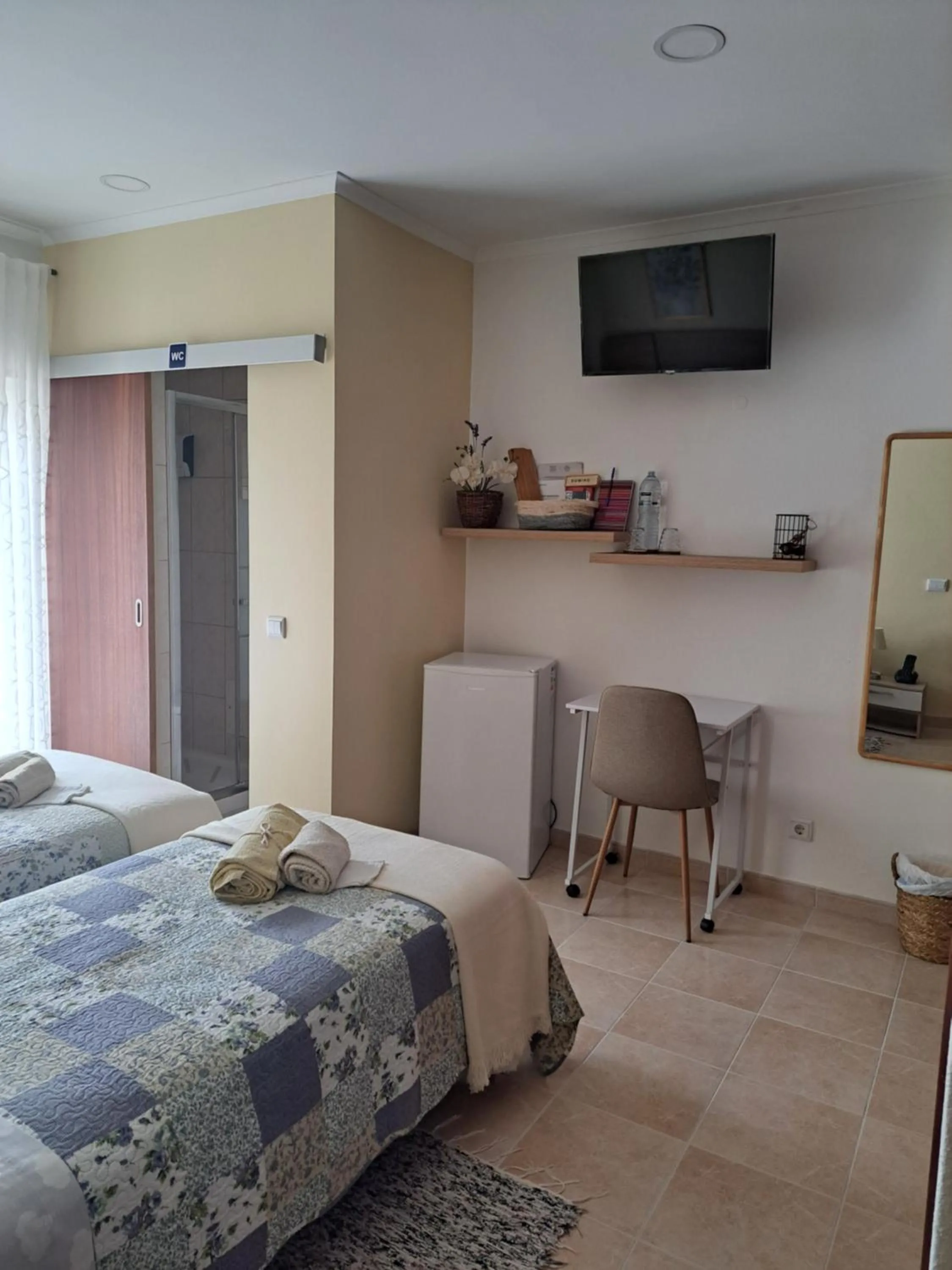 Toilet, Bed in Casa Afonso