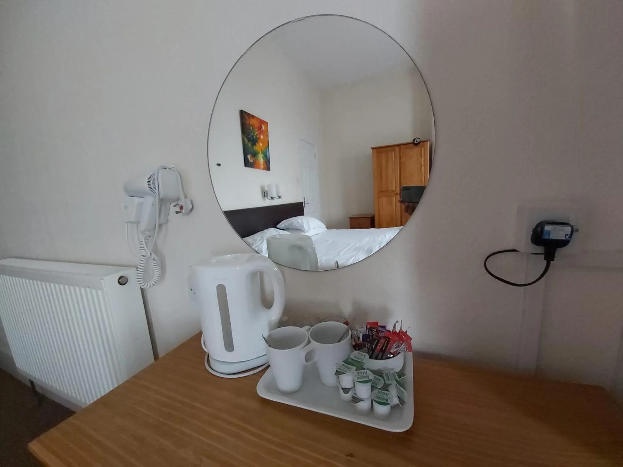 Coffee/tea facilities in Channel View Hotel