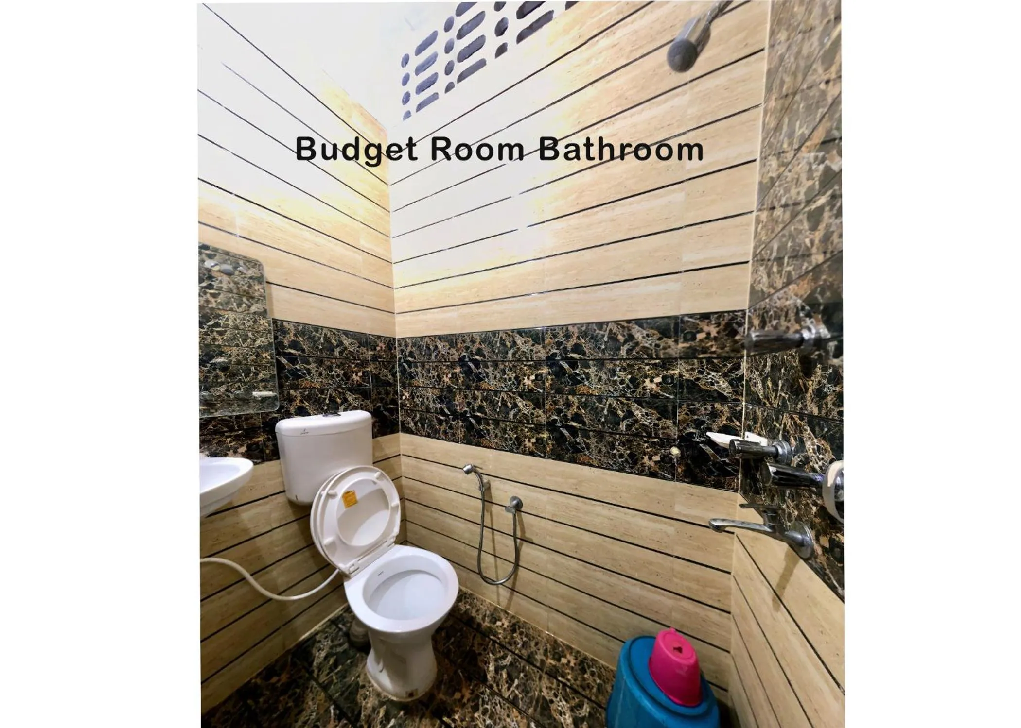 Toilet in Bobby Premium Residency 350m from Jagannath temple