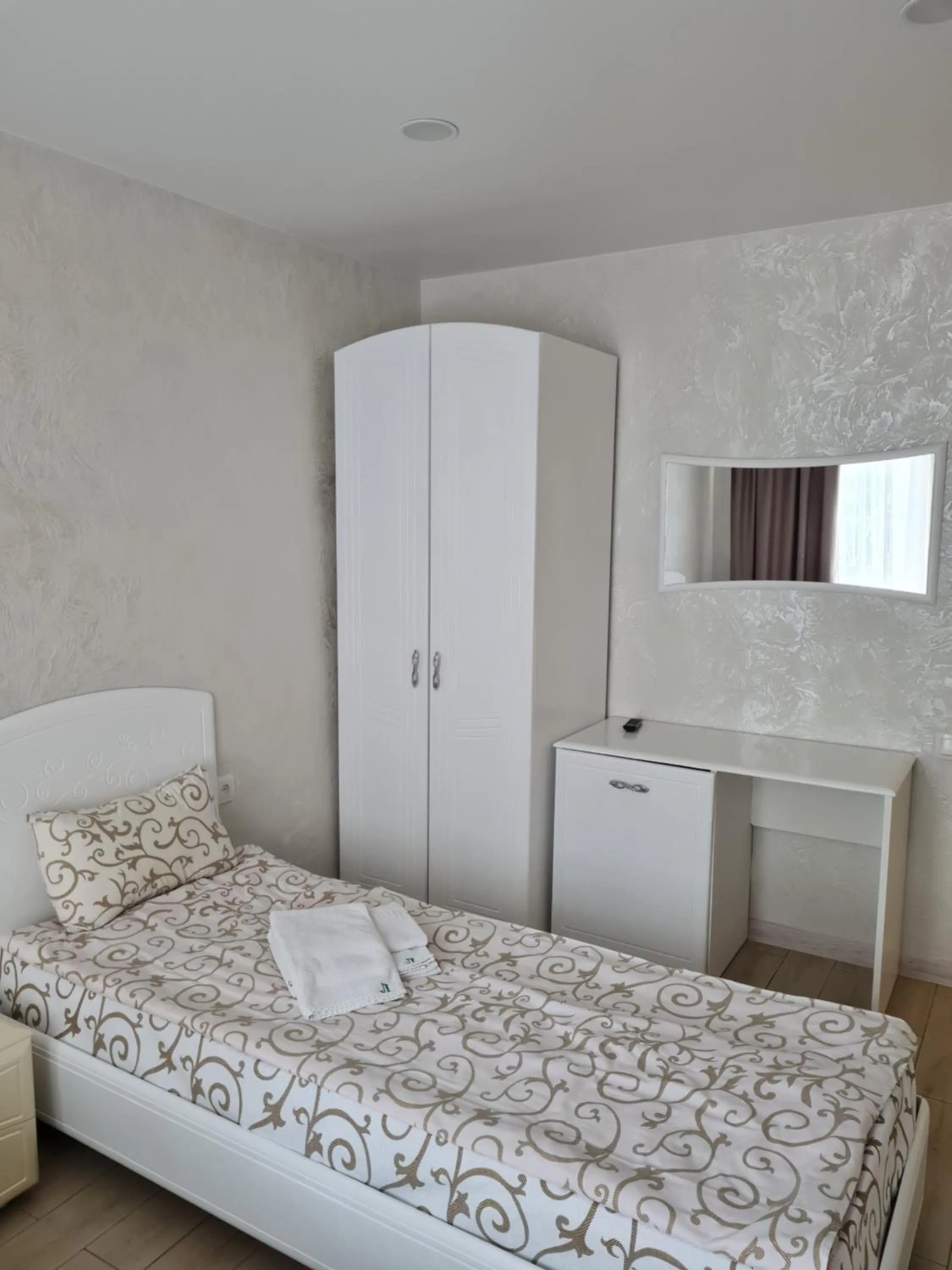 Property building, Bed in Hotel Lime