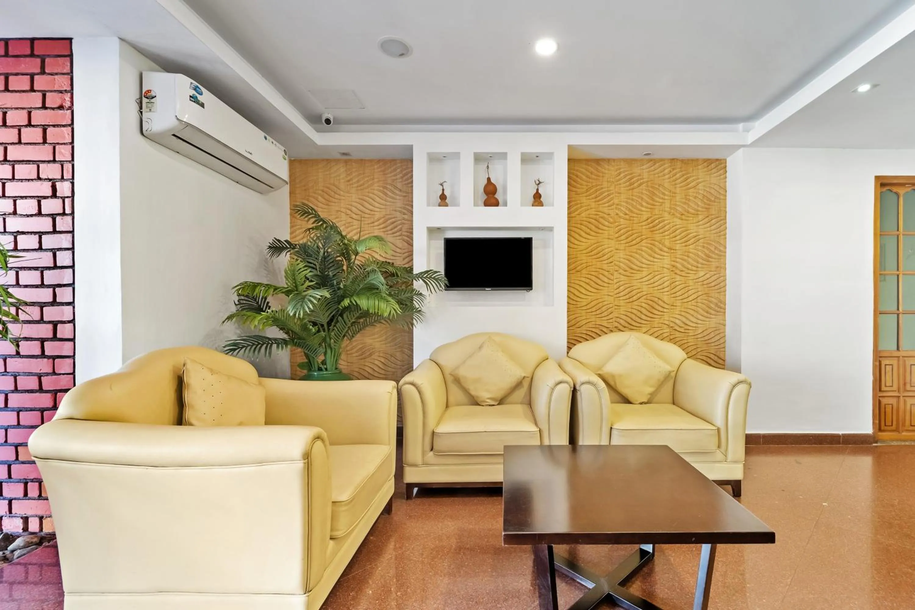 Seating area in Treebo Adrak