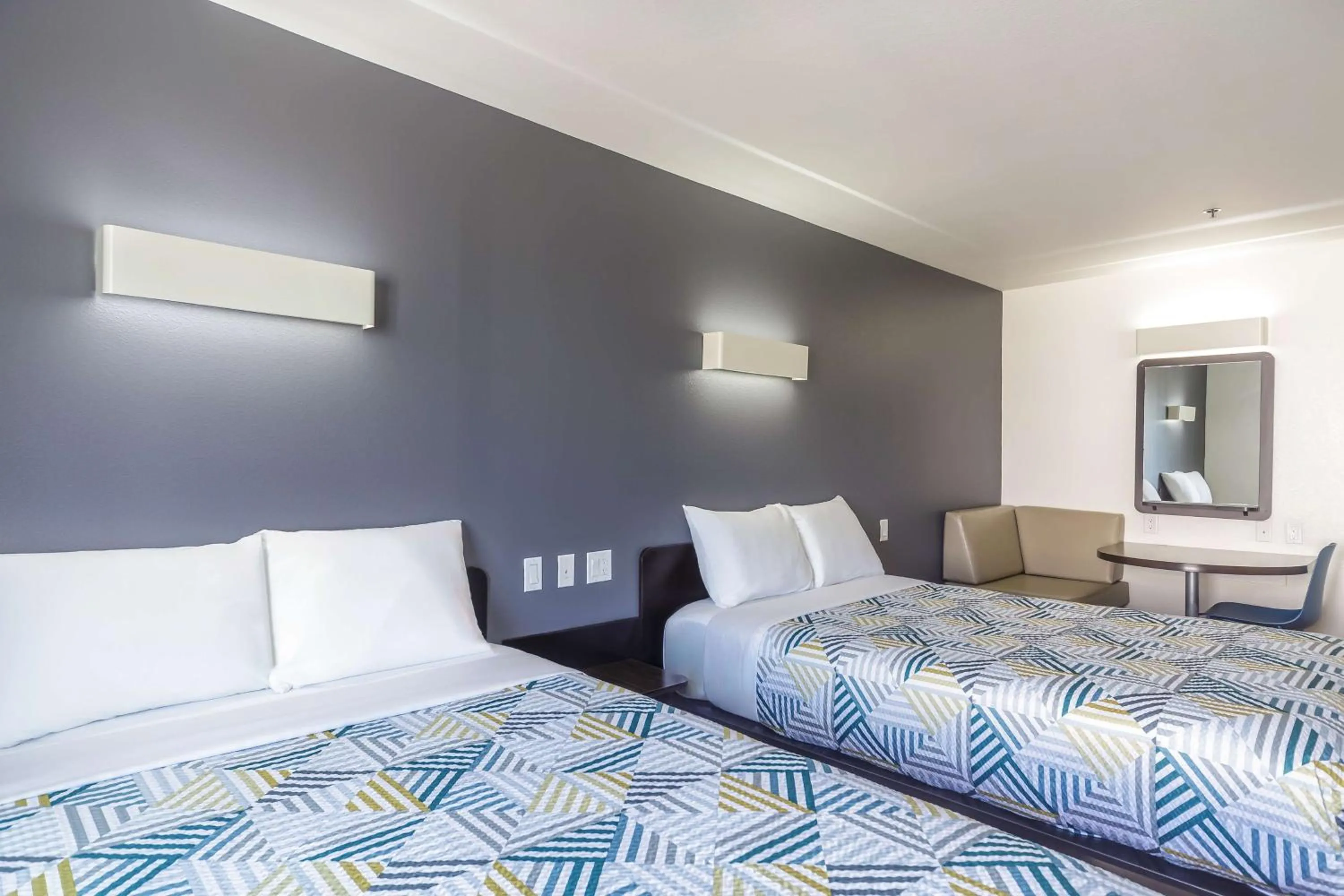 Bedroom, Bed in Motel 6-Laredo, TX - Airport