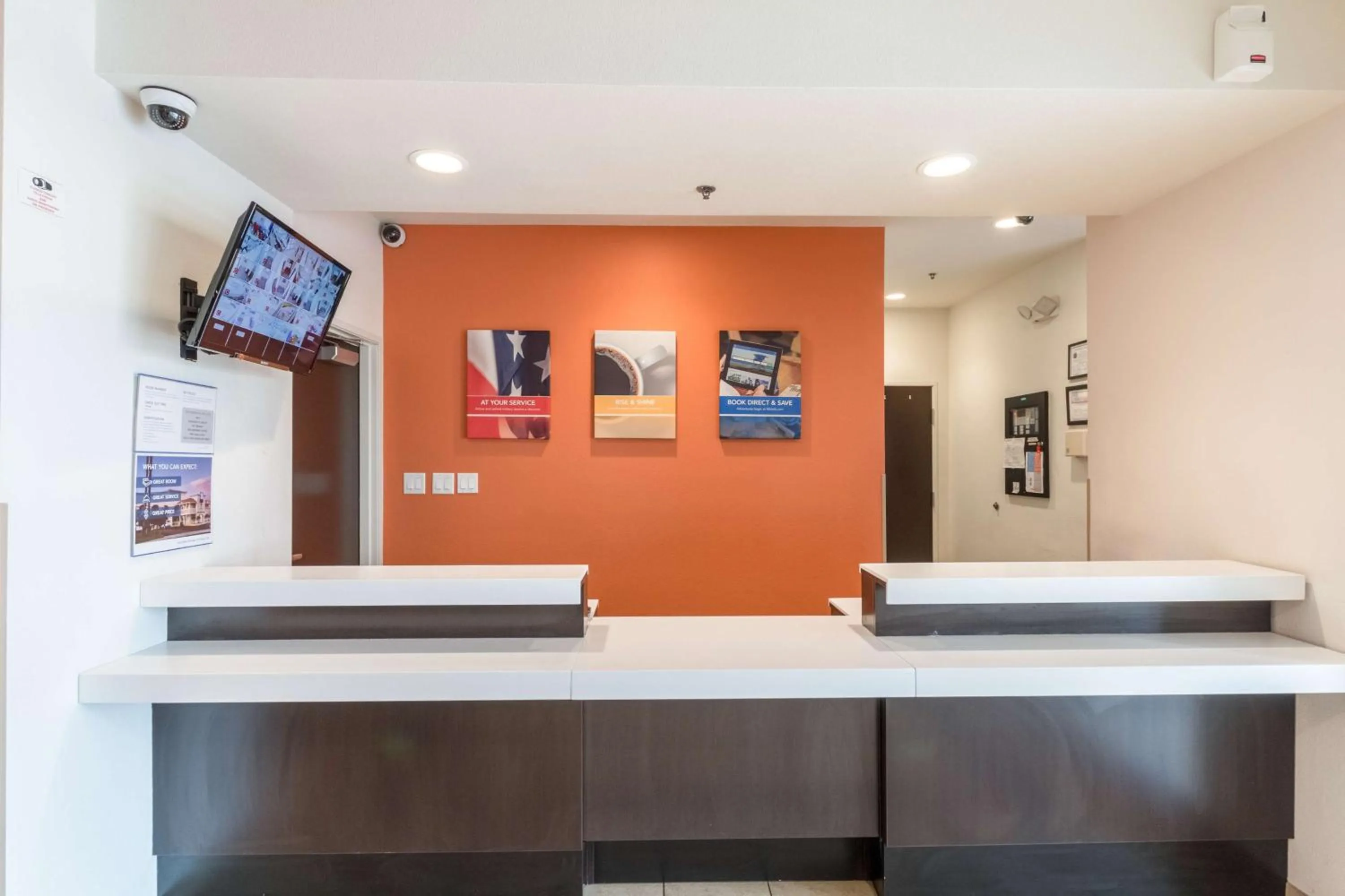 Lobby or reception in Motel 6-Laredo, TX - Airport