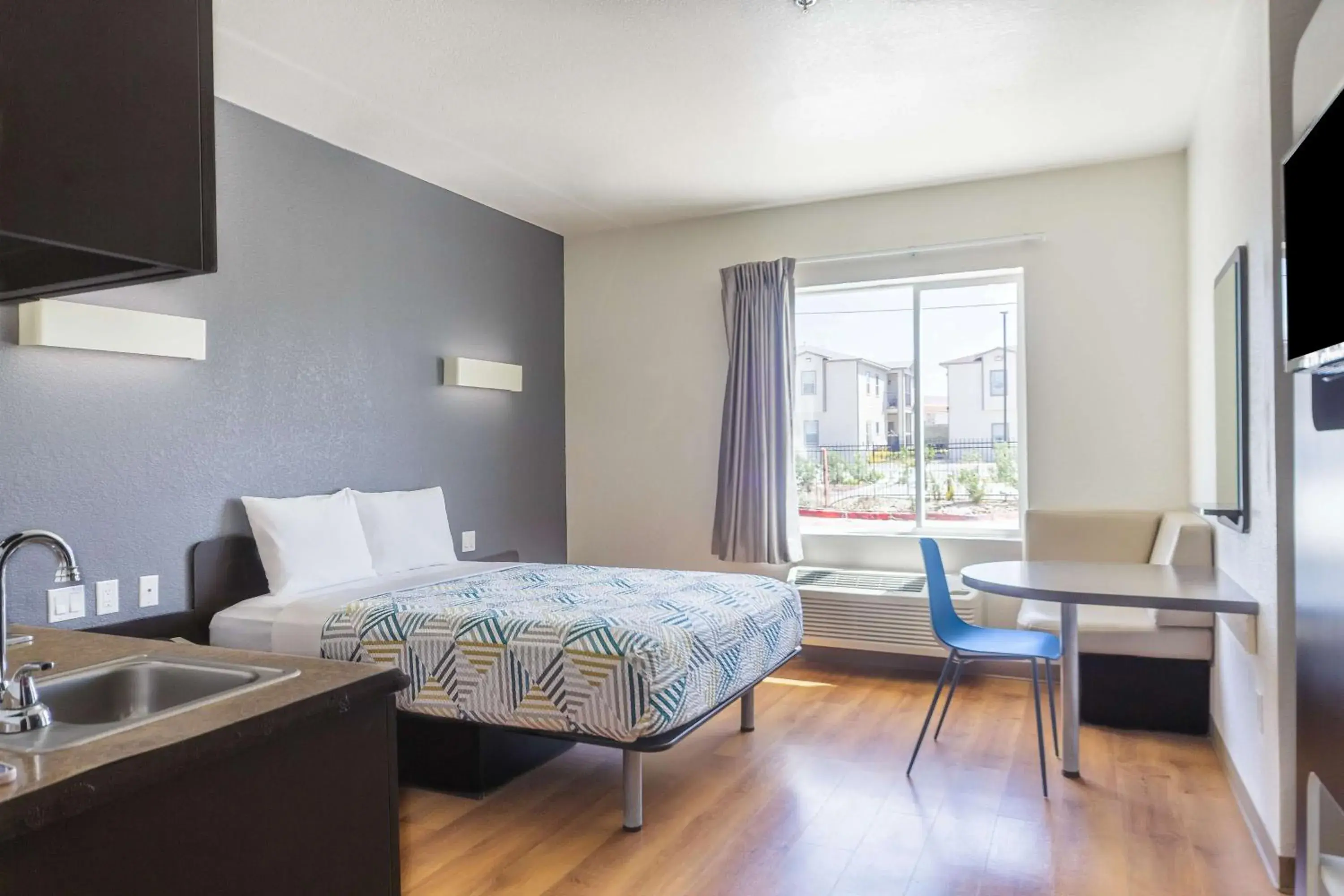 Bedroom, Bed in Motel 6-Laredo, TX - Airport Bedroom, Bed in Motel 6-Laredo, TX - Airport