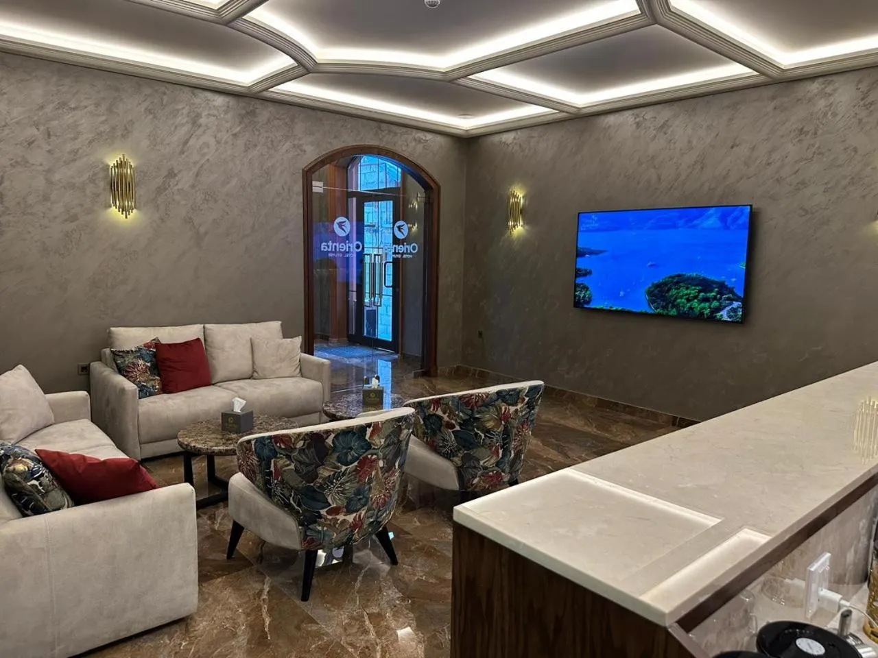 Communal lounge/ TV room in Orienta Hotel Gyumri