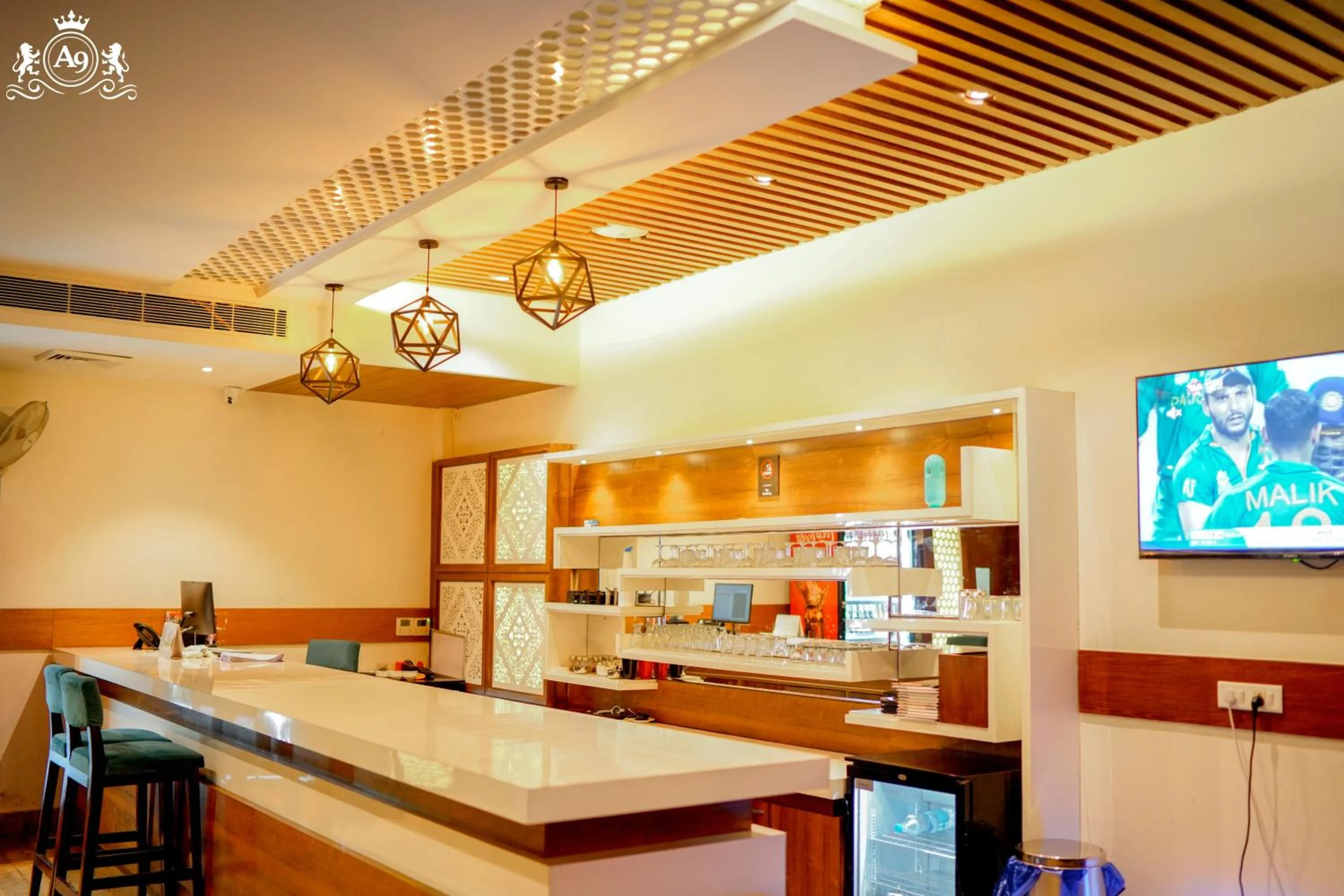 Restaurant/places to eat in Hotel A9 Barnala