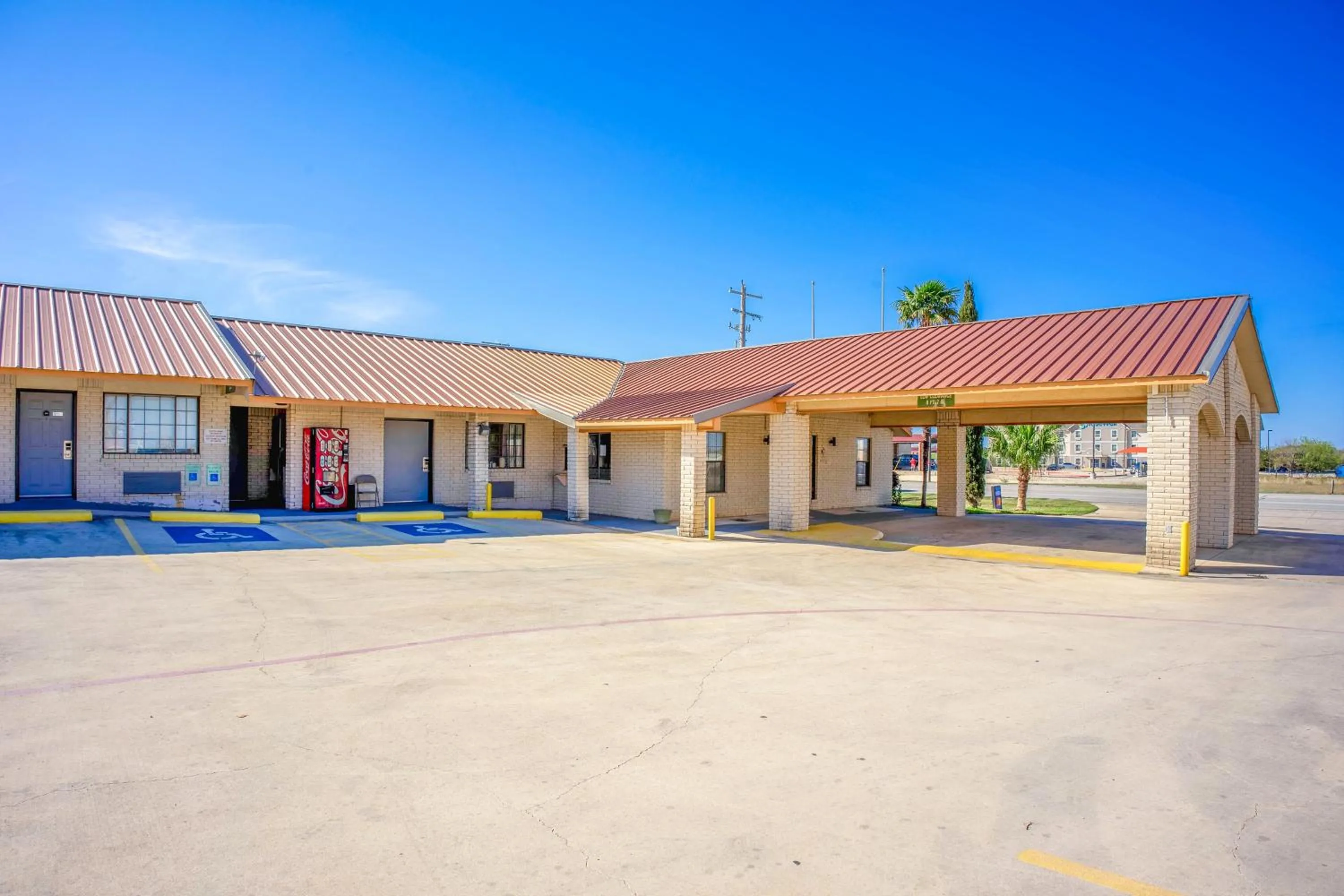 Facade/entrance in Pleasanton Executive Inn By OYO