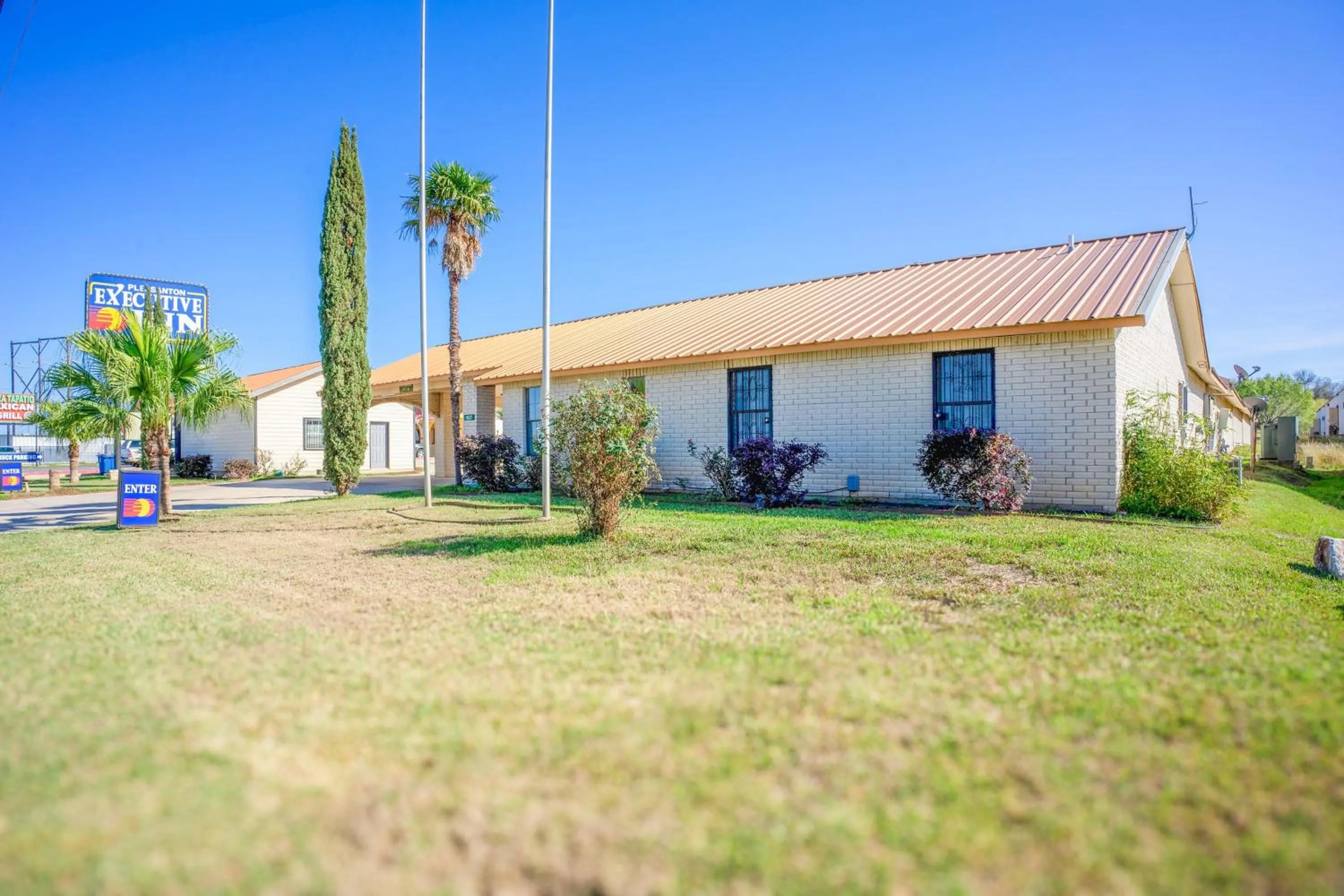 Facade/entrance in Pleasanton Executive Inn By OYO