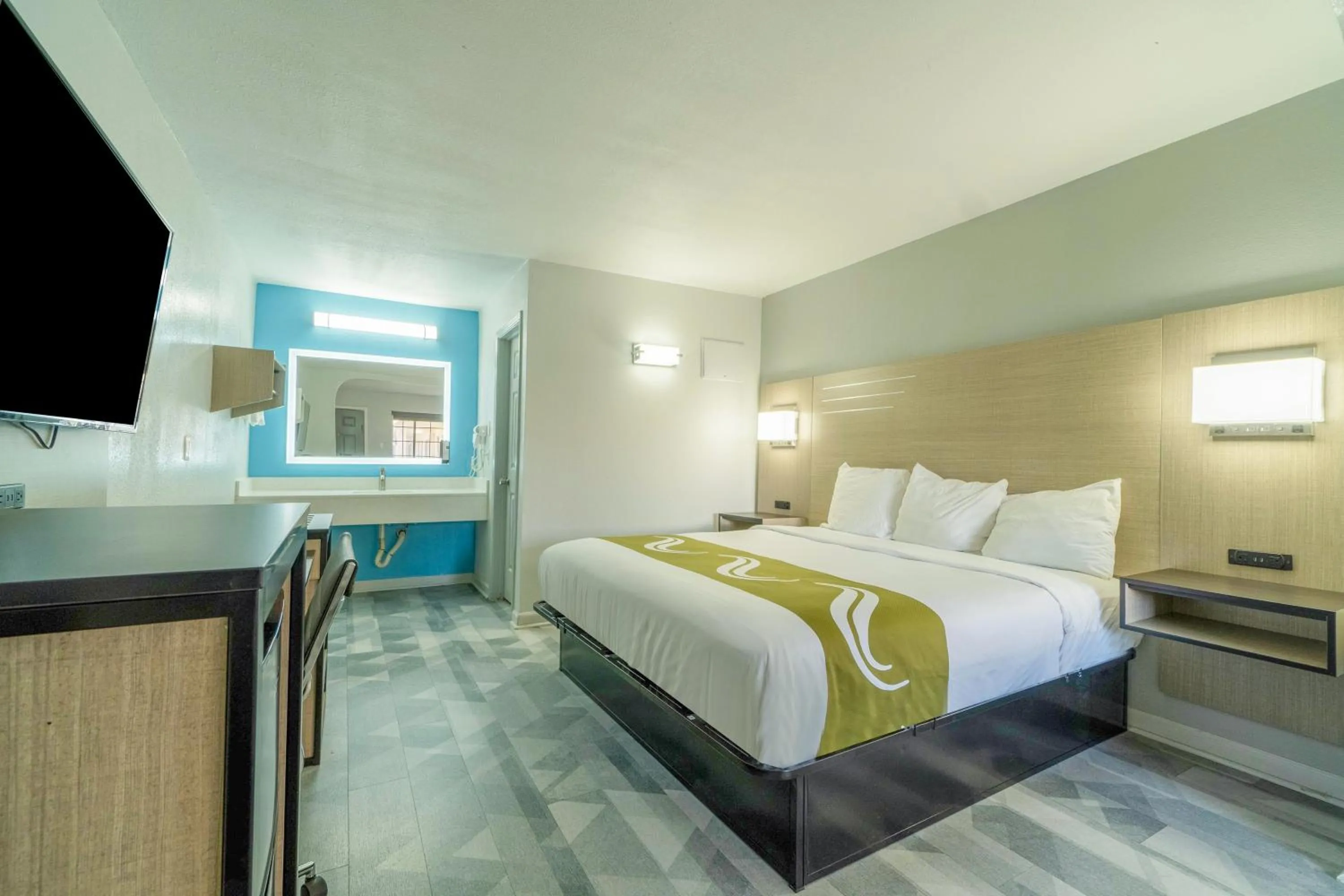 Bedroom, Bed in Pleasanton Executive Inn By OYO