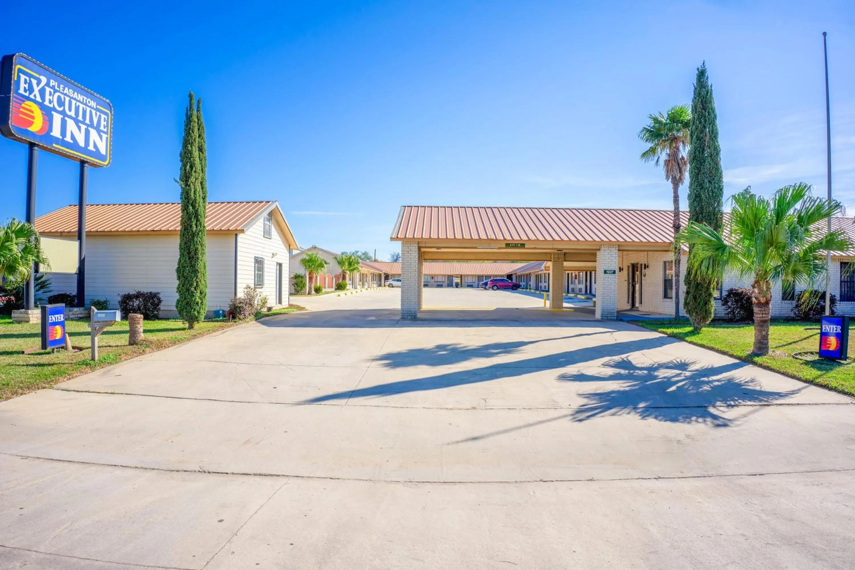 Facade/entrance in Pleasanton Executive Inn By OYO