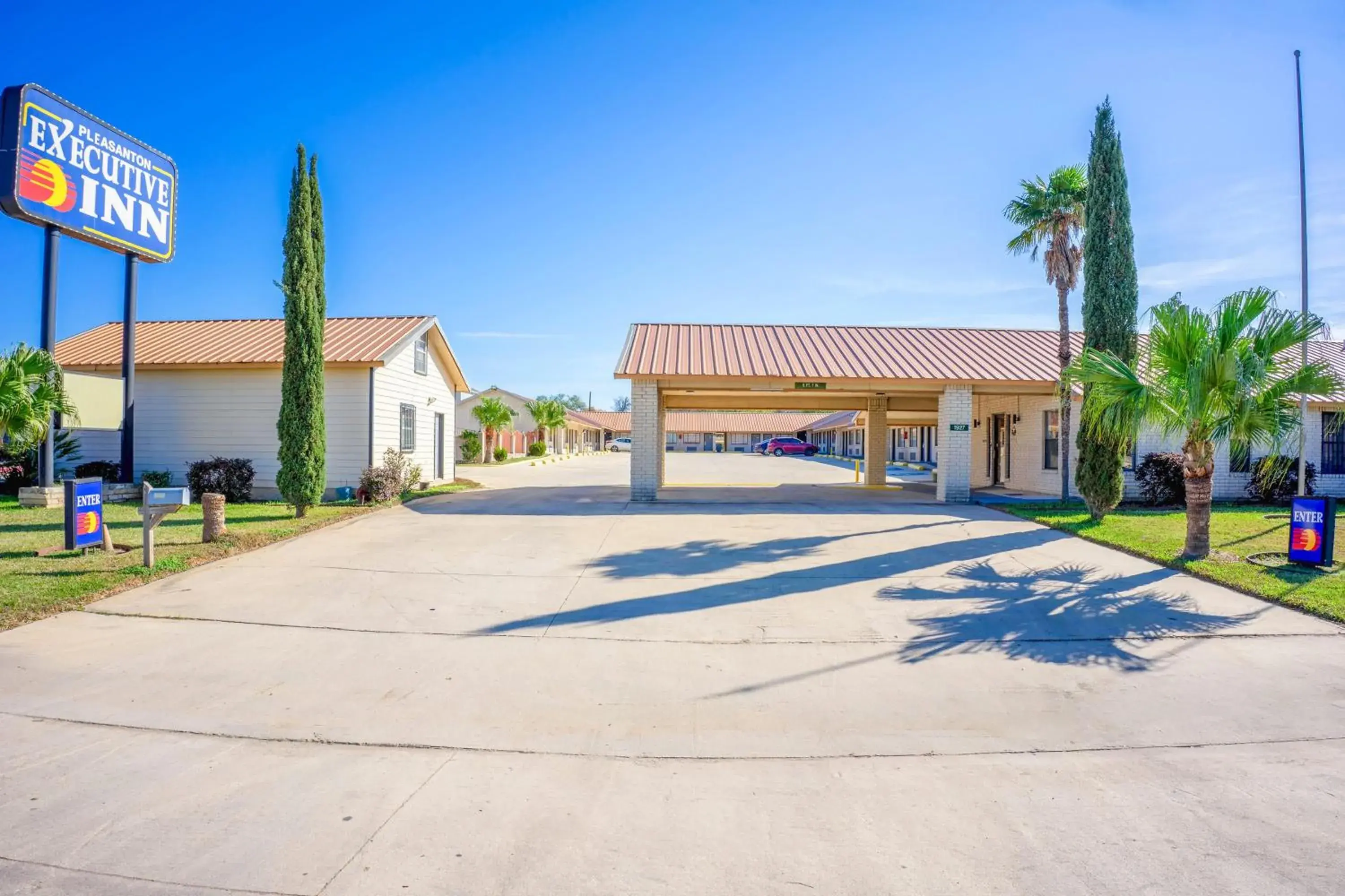 Facade/entrance in Pleasanton Executive Inn By OYO Facade/entrance in Pleasanton Executive Inn By OYO