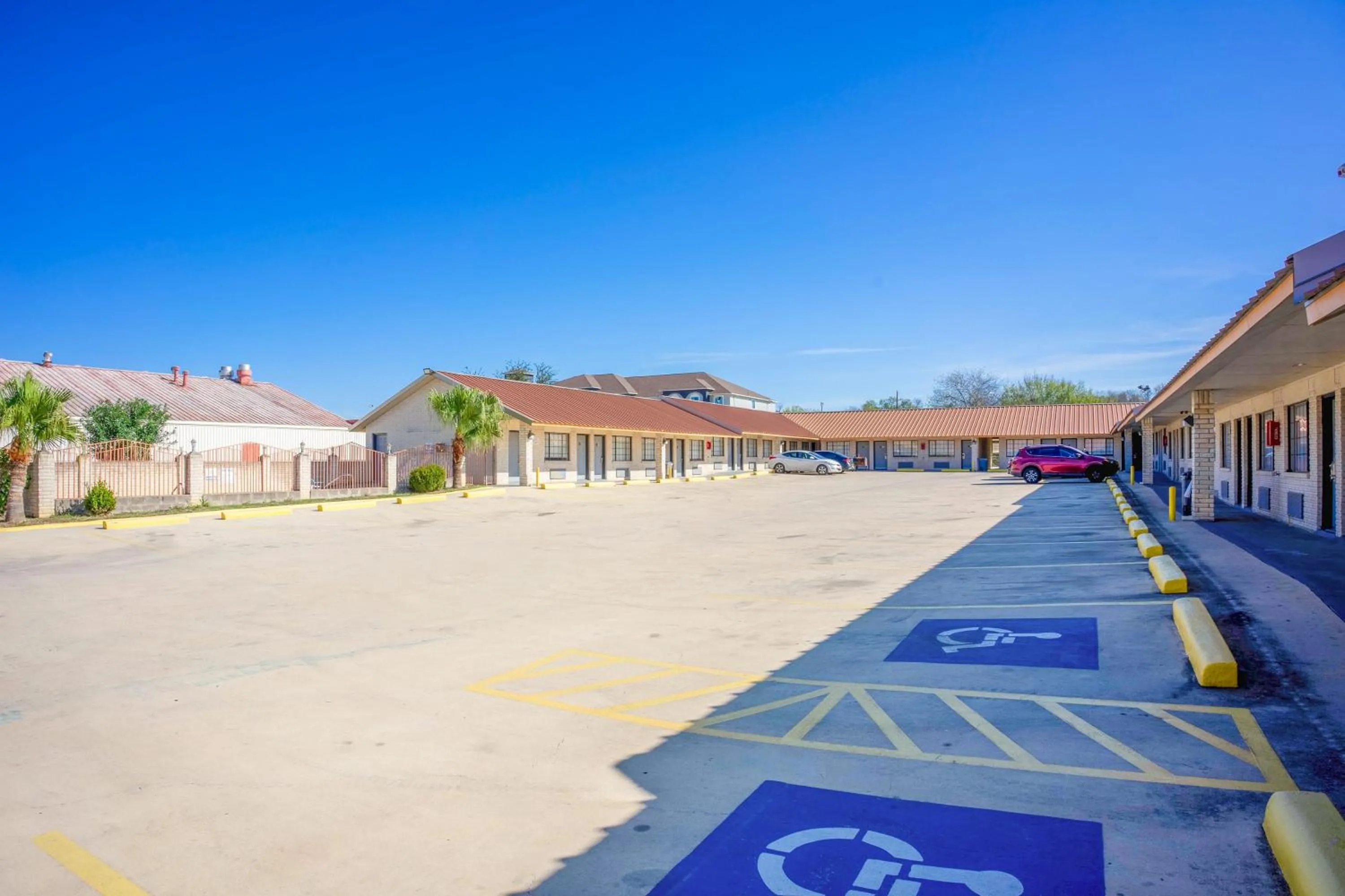 Facade/entrance in Pleasanton Executive Inn By OYO
