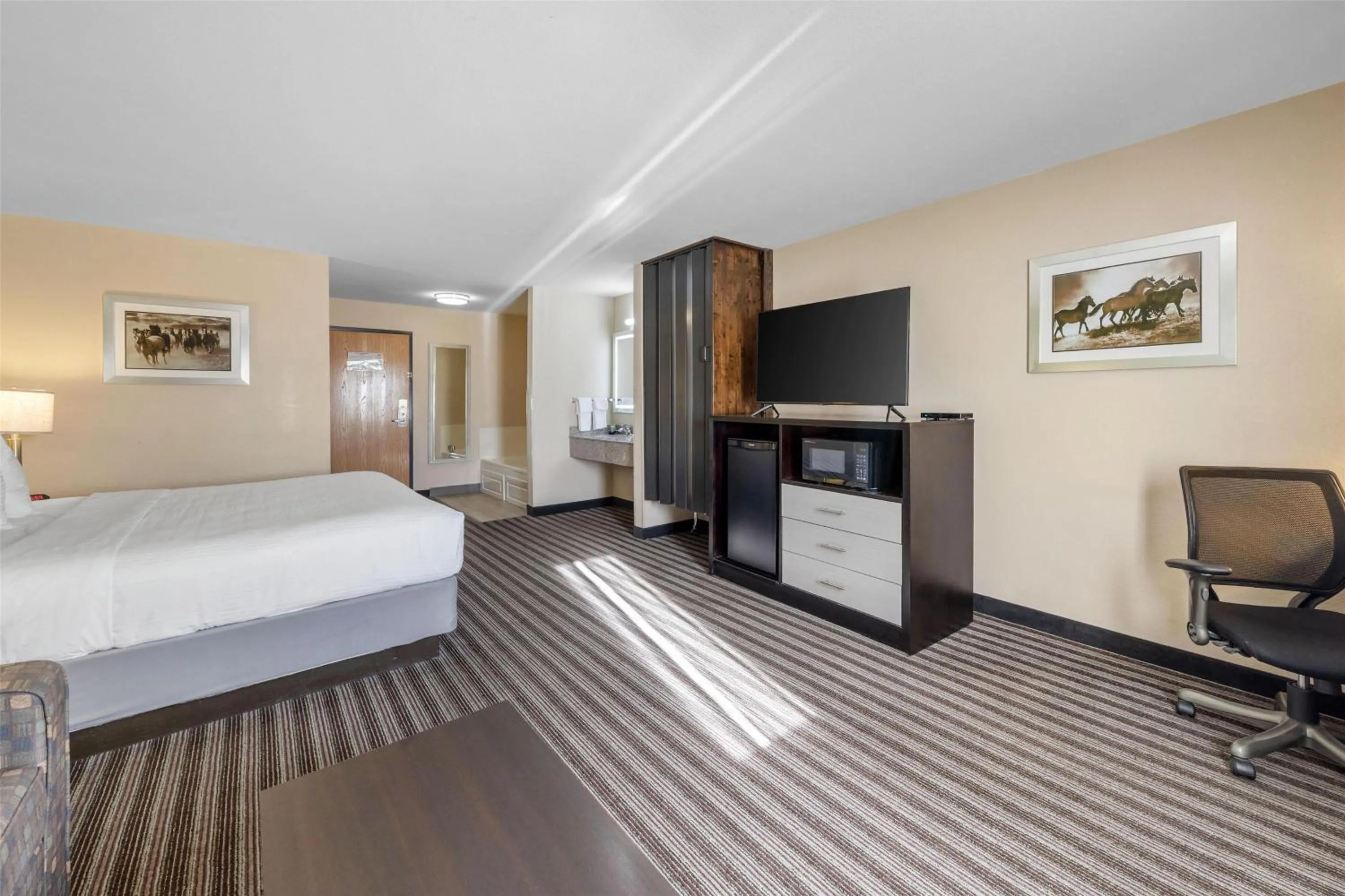 Bedroom, Bed in Best Western Borger Inn