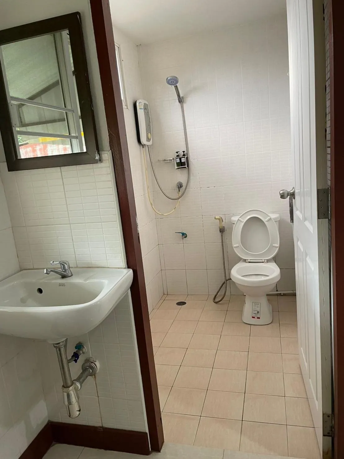 Shower in Pudsadee Hotel