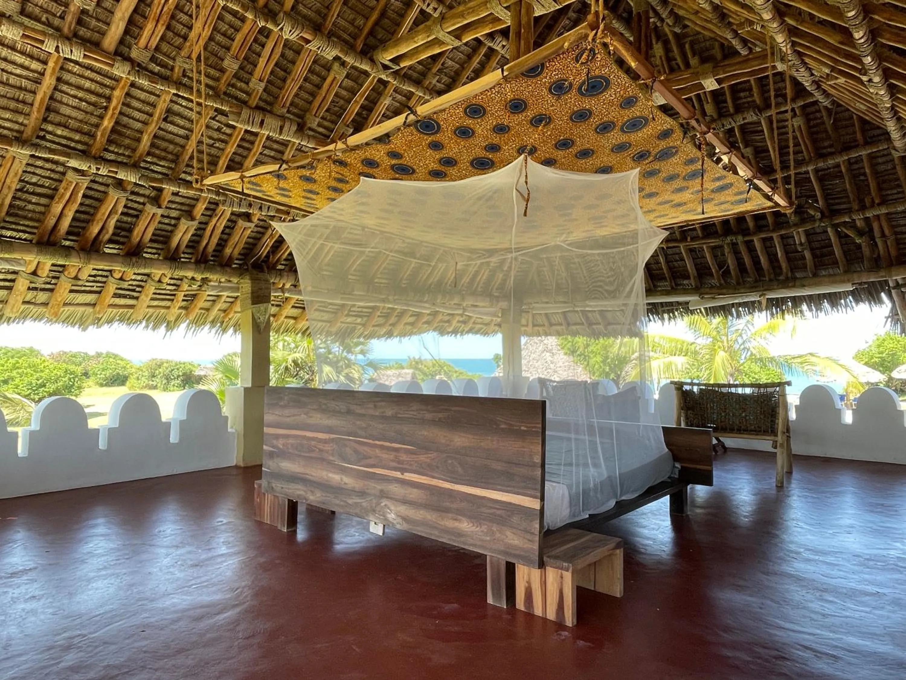Bed in Pangani Cliffs Lodge
