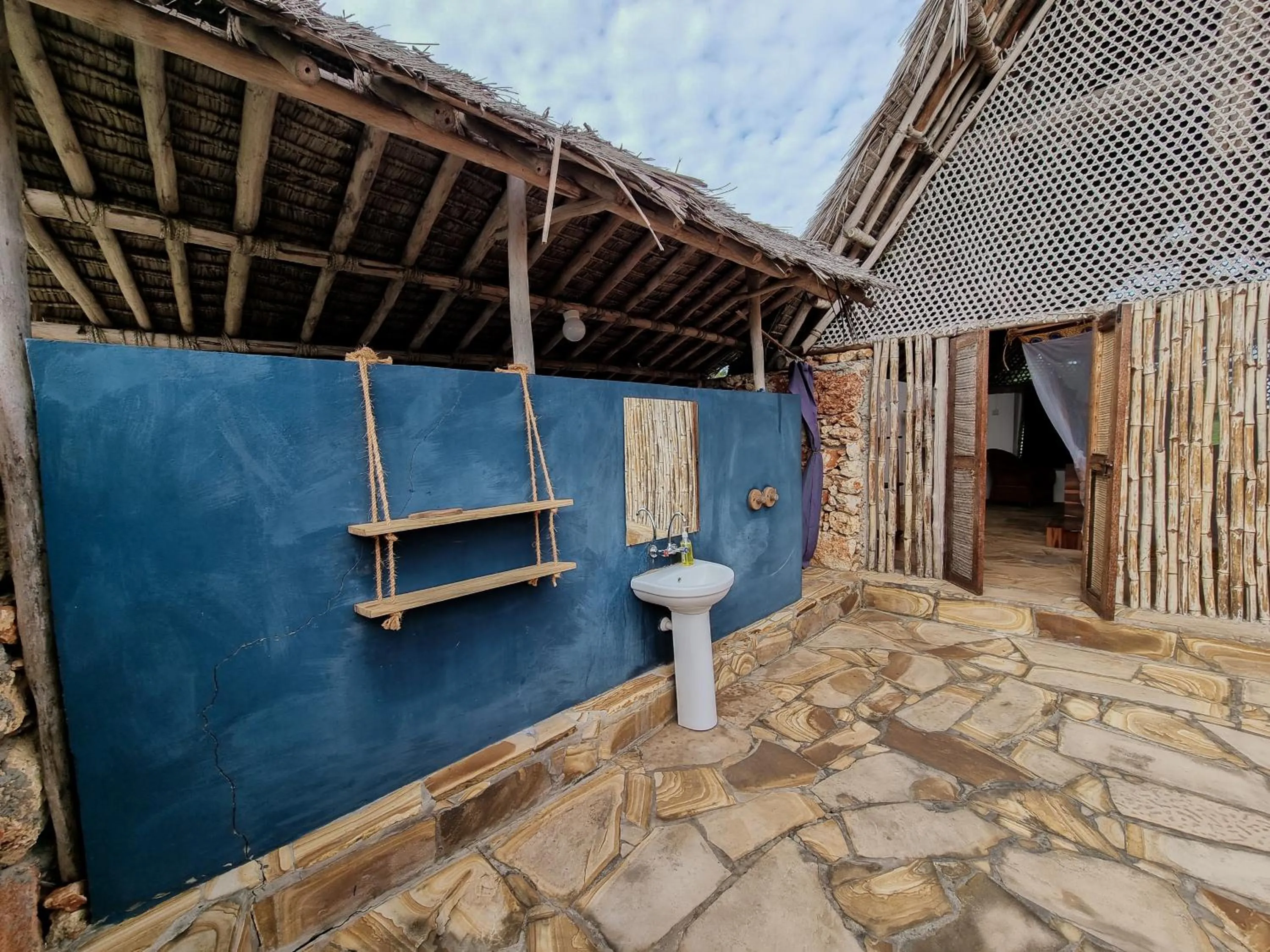 Bathroom in Pangani Cliffs Lodge