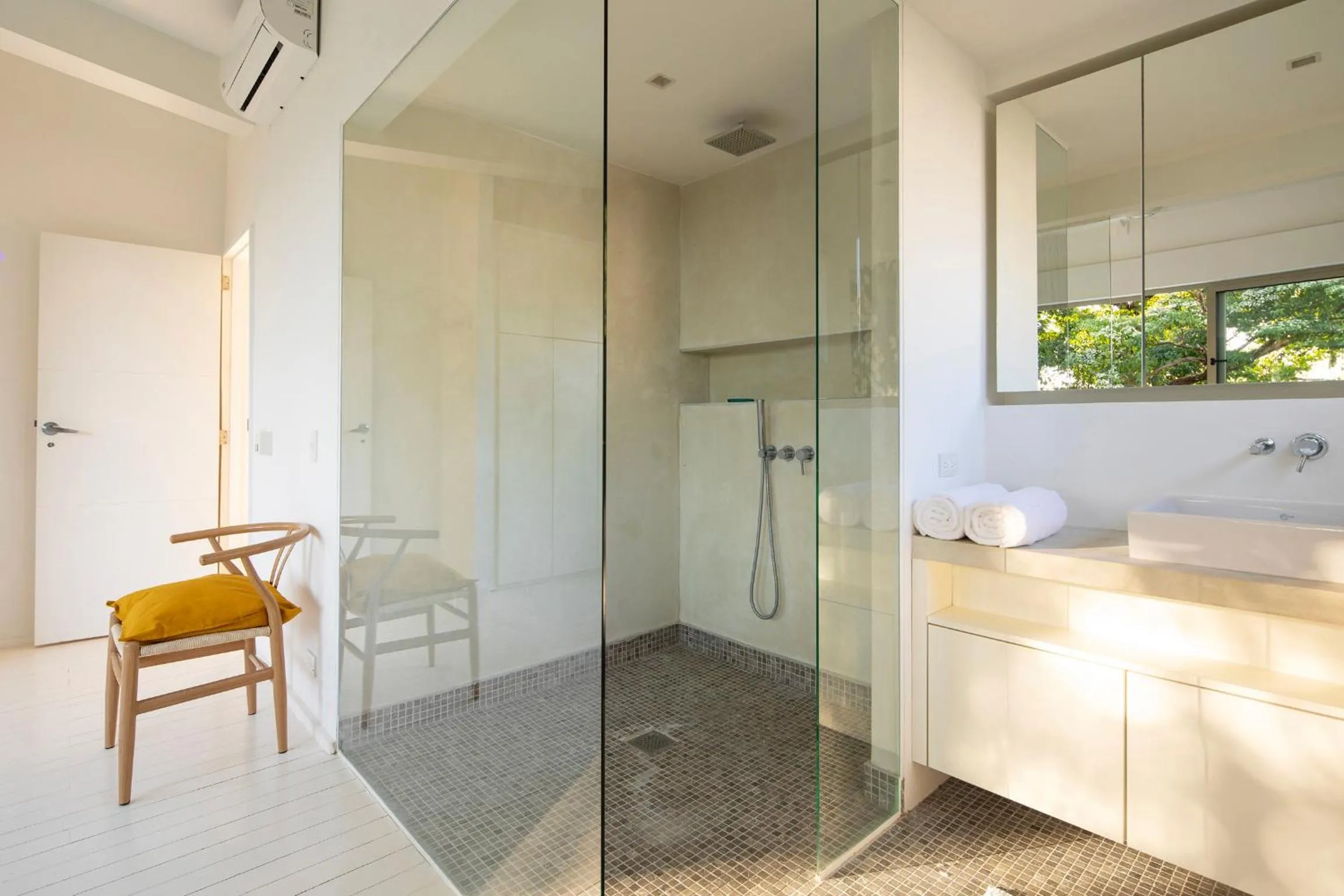 Massage in Akwa Santa Teresa