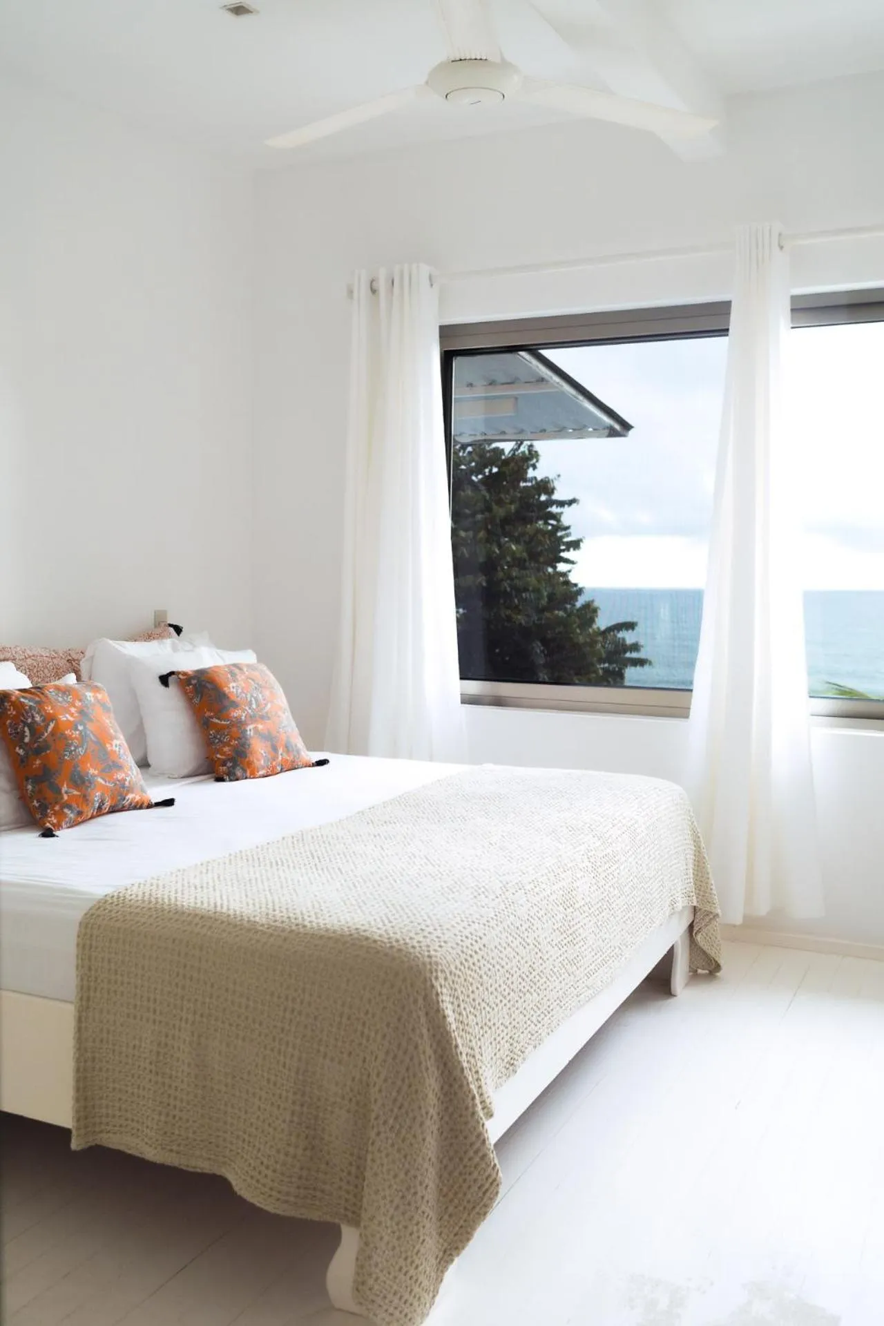 Bed in Akwa Santa Teresa