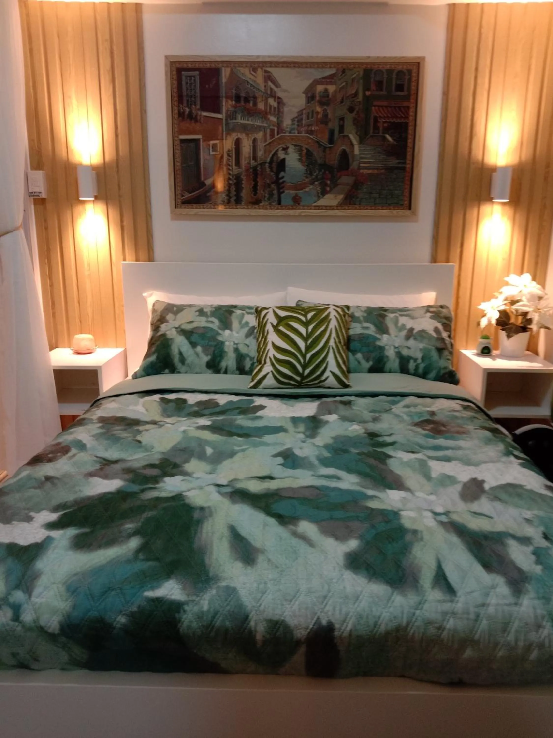 Bedroom, Bed in OASIS CHIC By THE BAY PASAY CITY Near Mall of Asia
