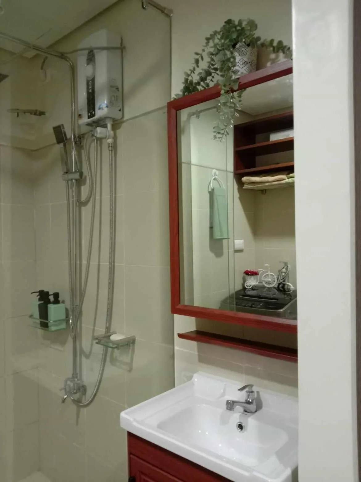 Shower in OASIS CHIC By THE BAY PASAY CITY Near Mall of Asia