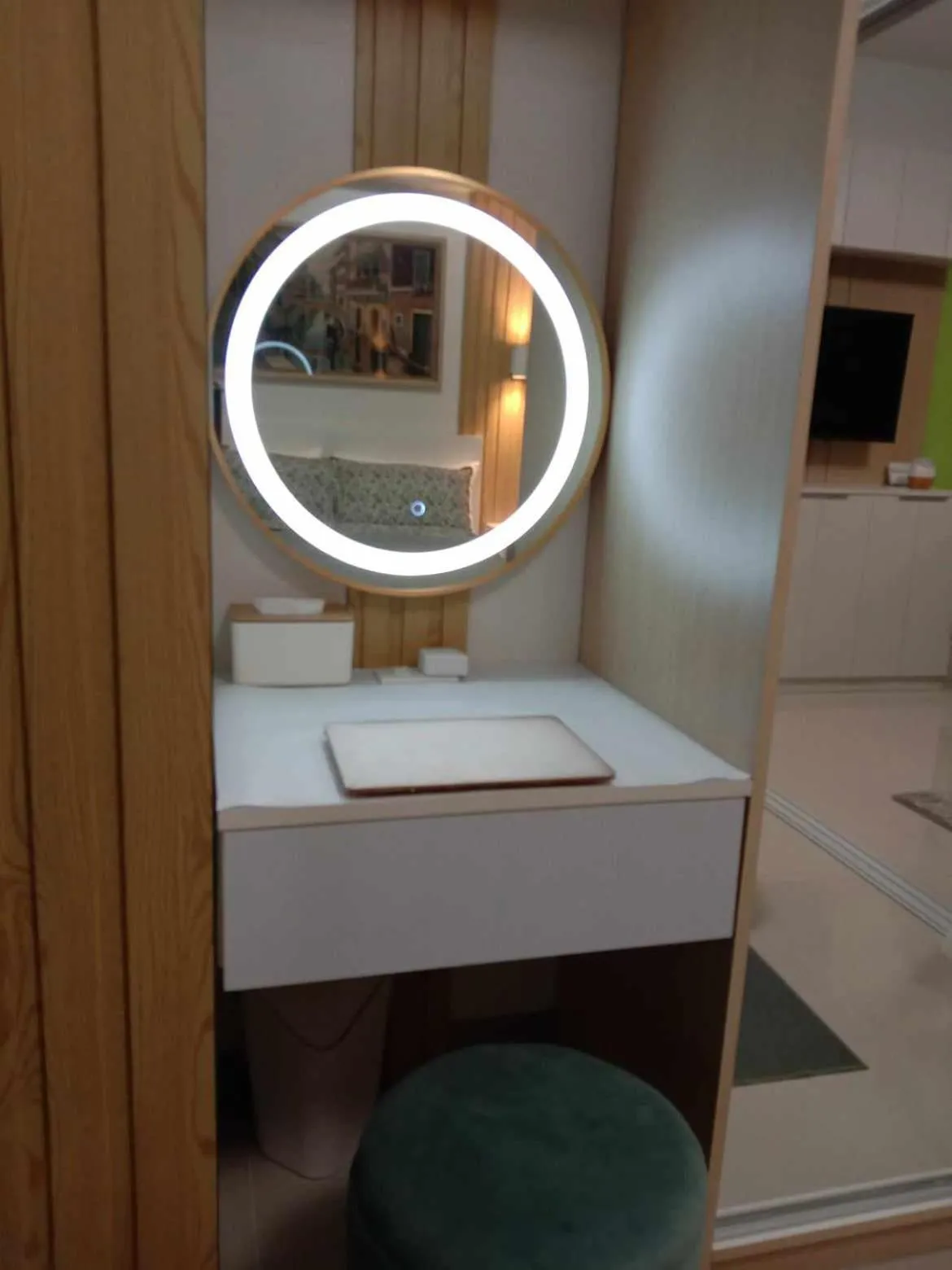 wardrobe in OASIS CHIC By THE BAY PASAY CITY Near Mall of Asia