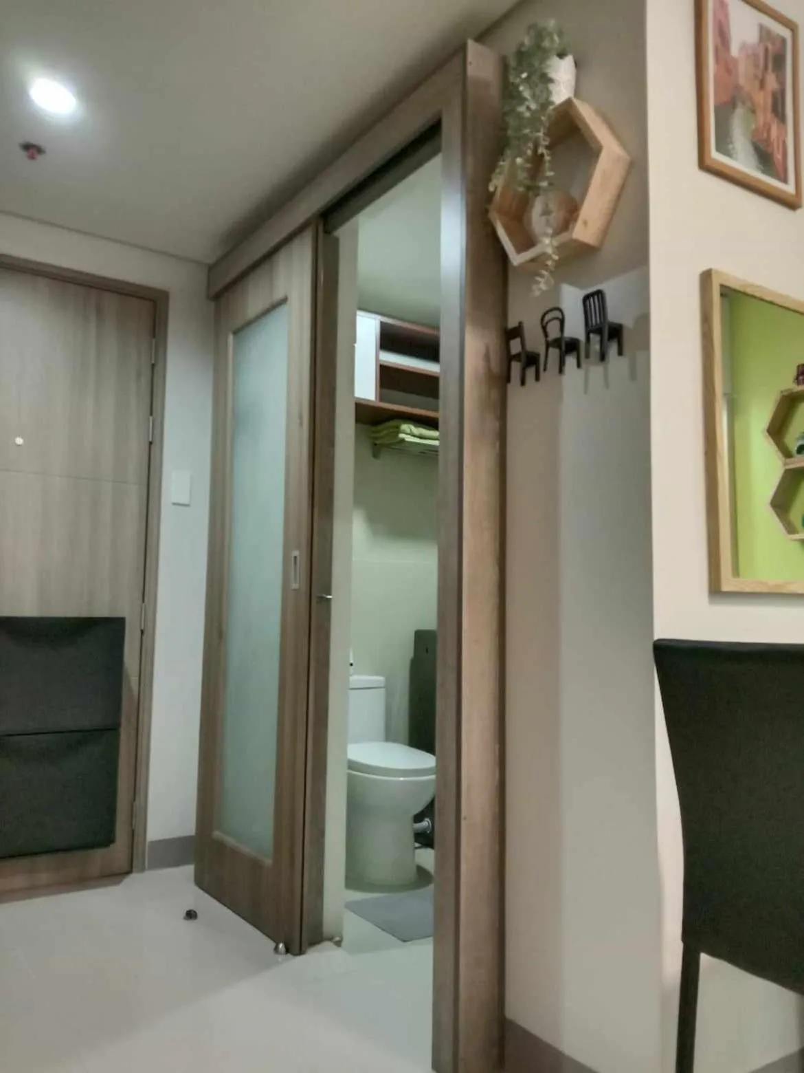 Toilet in OASIS CHIC By THE BAY PASAY CITY Near Mall of Asia