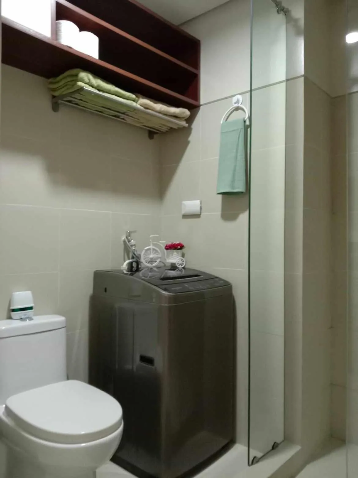 Bathroom in OASIS CHIC By THE BAY PASAY CITY Near Mall of Asia