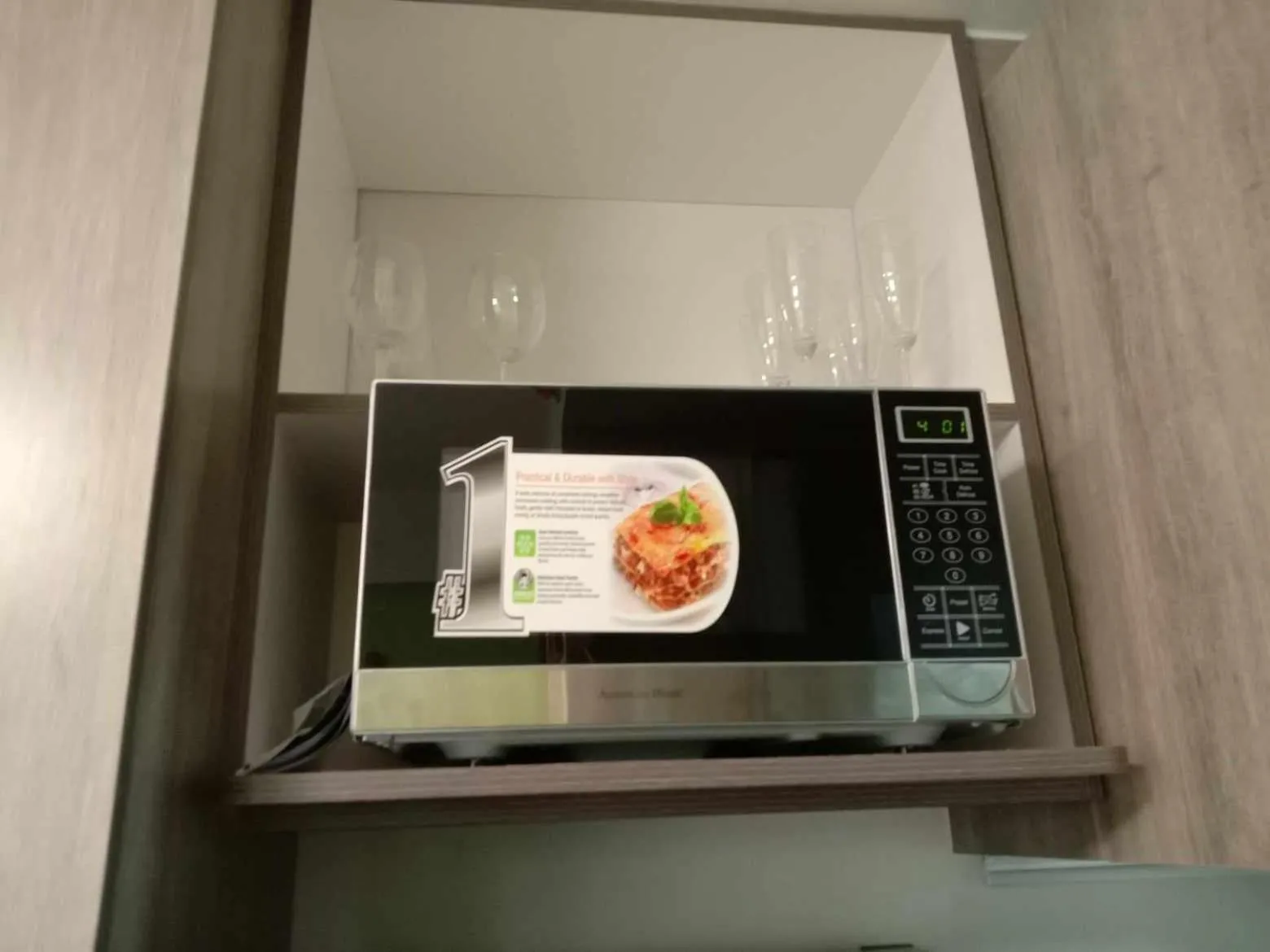 microwave in OASIS CHIC By THE BAY PASAY CITY Near Mall of Asia