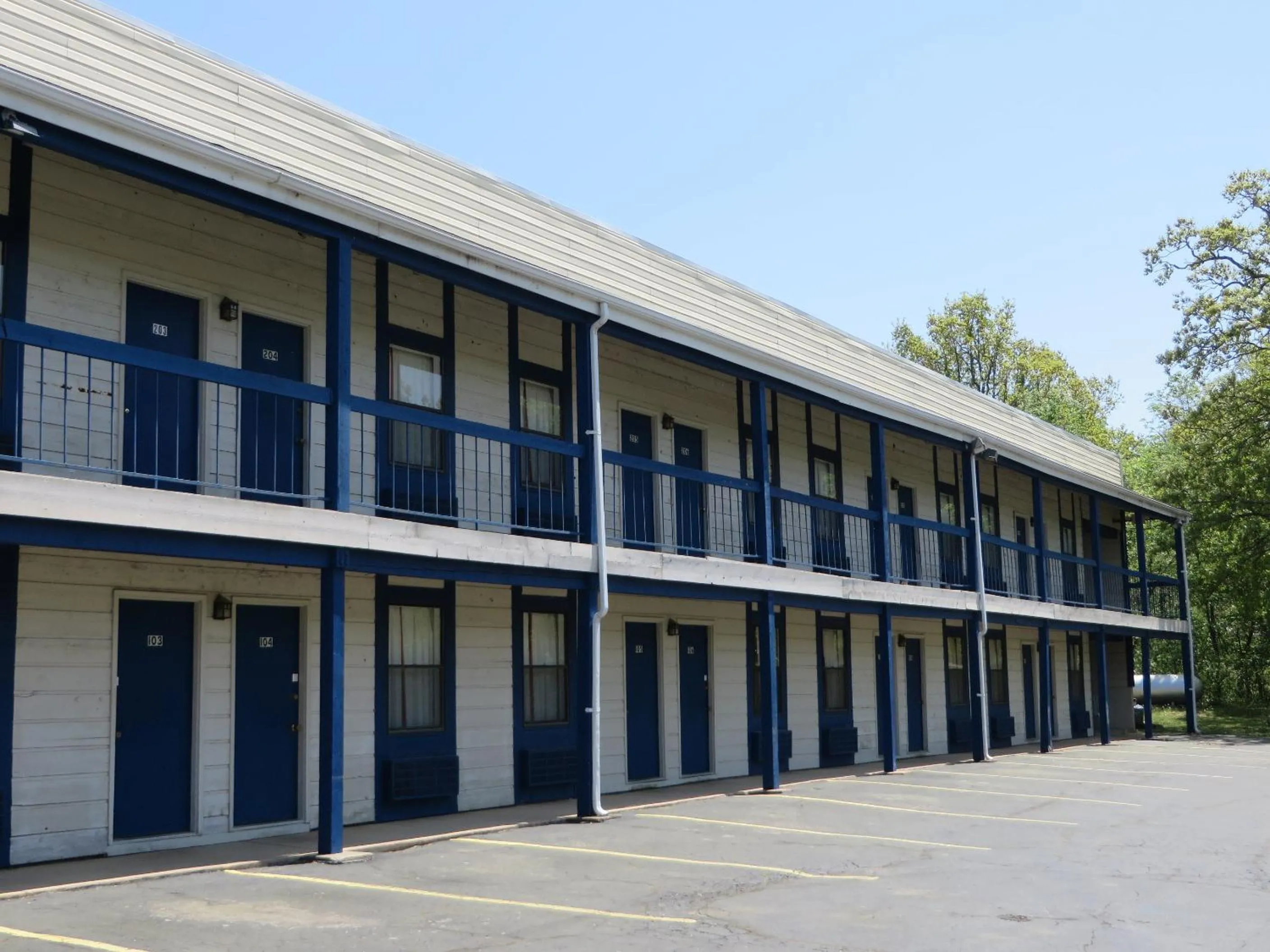 Property building in Scottish Inns Motel - Osage Beach
