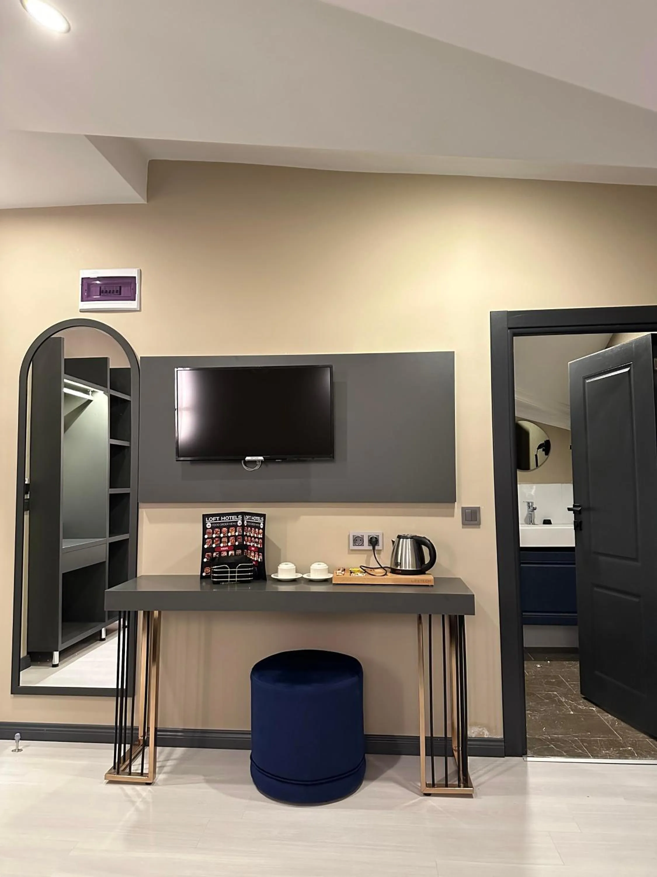 Coffee/tea facilities in Park Hotel & Private Transportation İstanbul Airport-By Loft