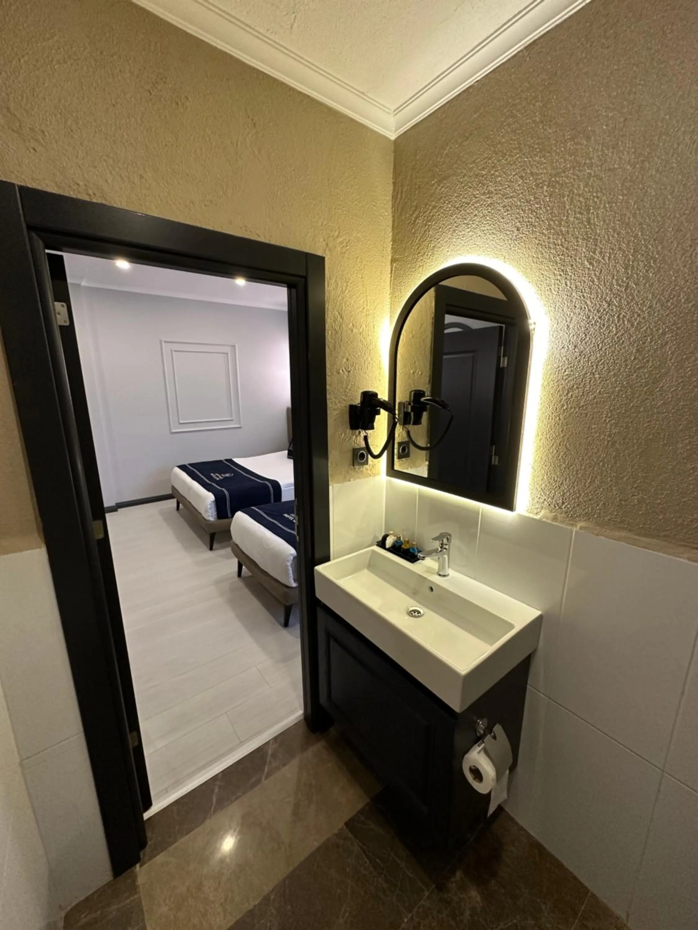 Park Hotel & Private Transportation İstanbul Airport-By Loft