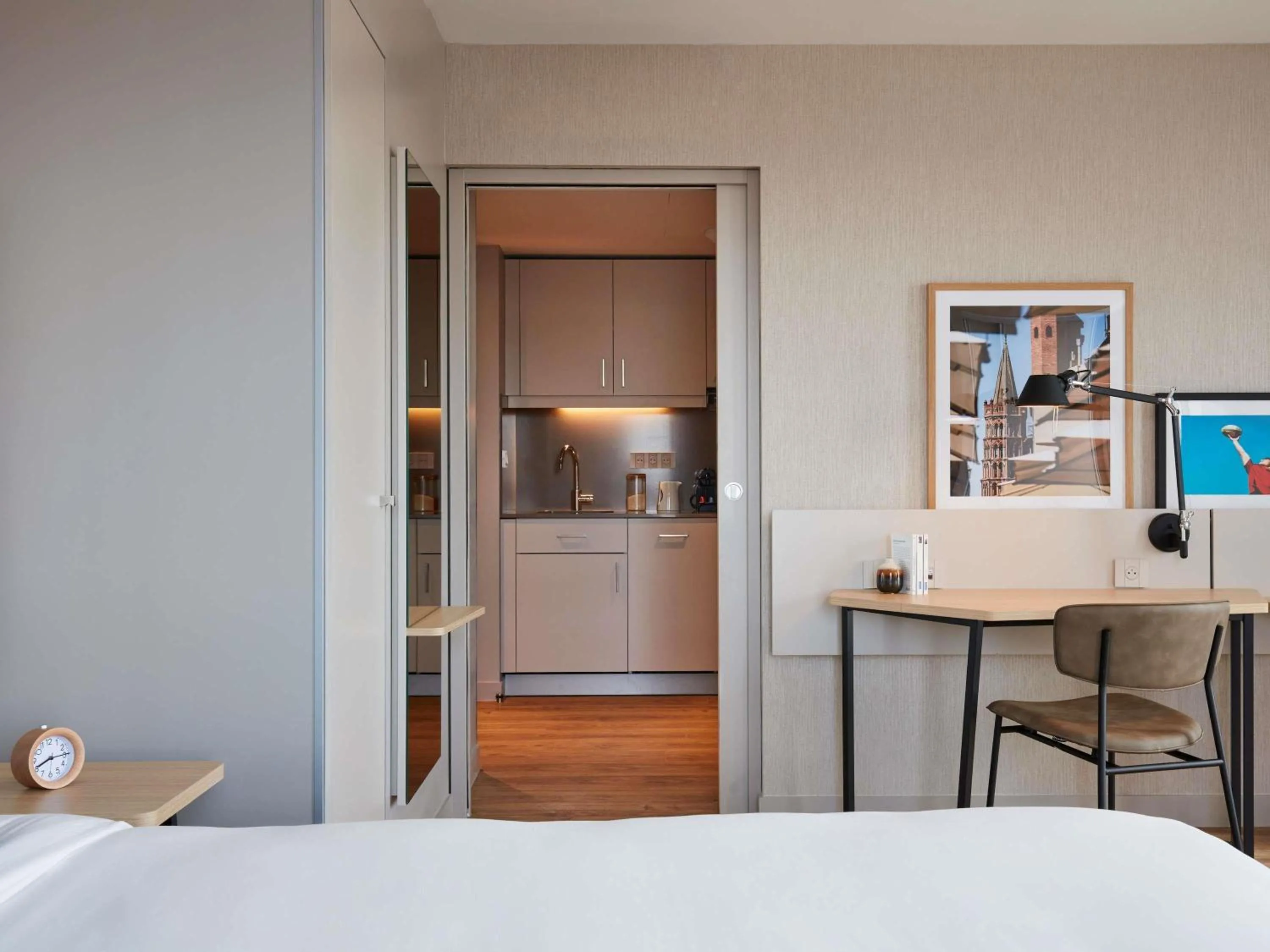 Bedroom, Bed in Aparthotel Adagio Original Toulouse Centre La Grave