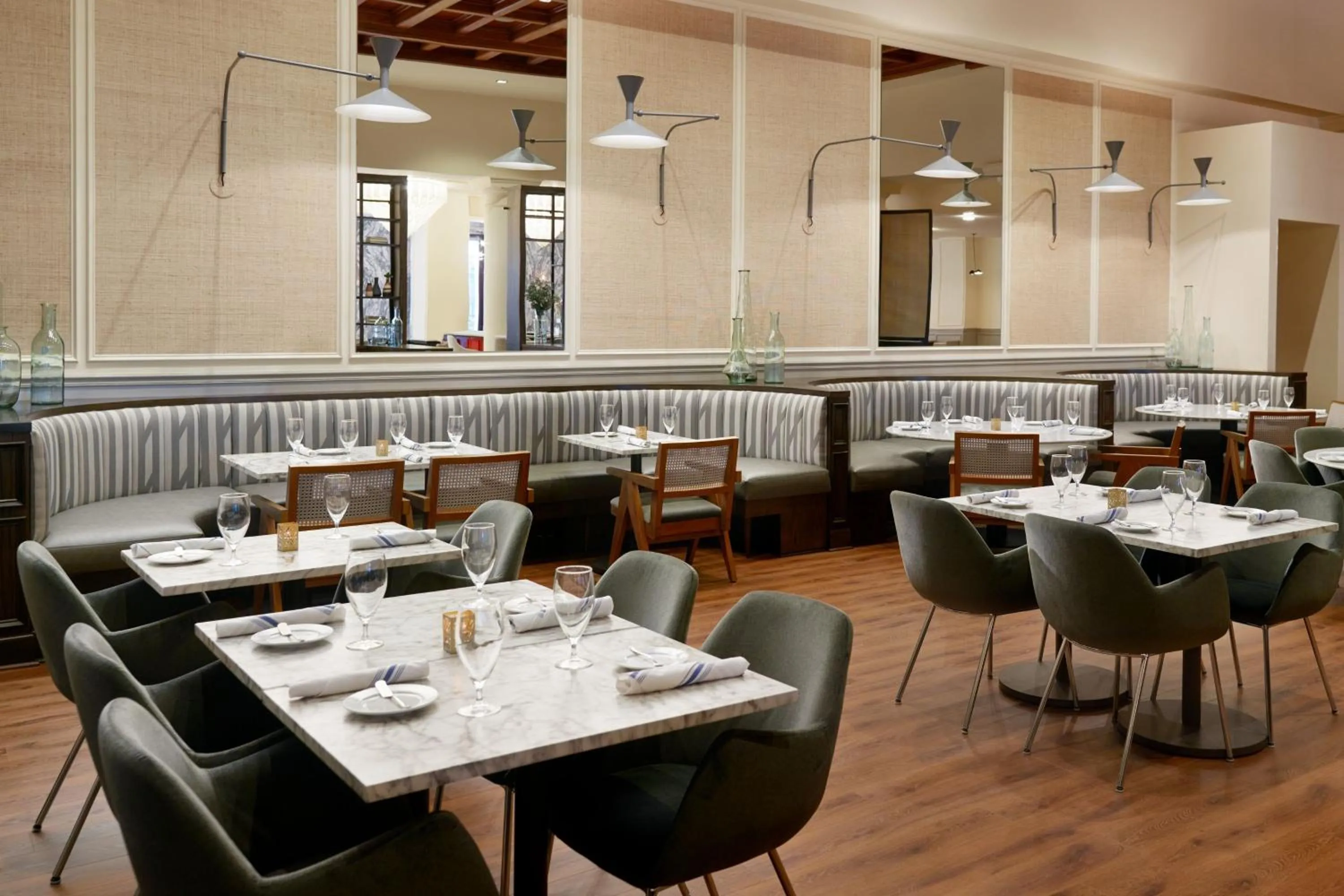 Restaurant/places to eat in Le Meridien Tampa, The Courthouse