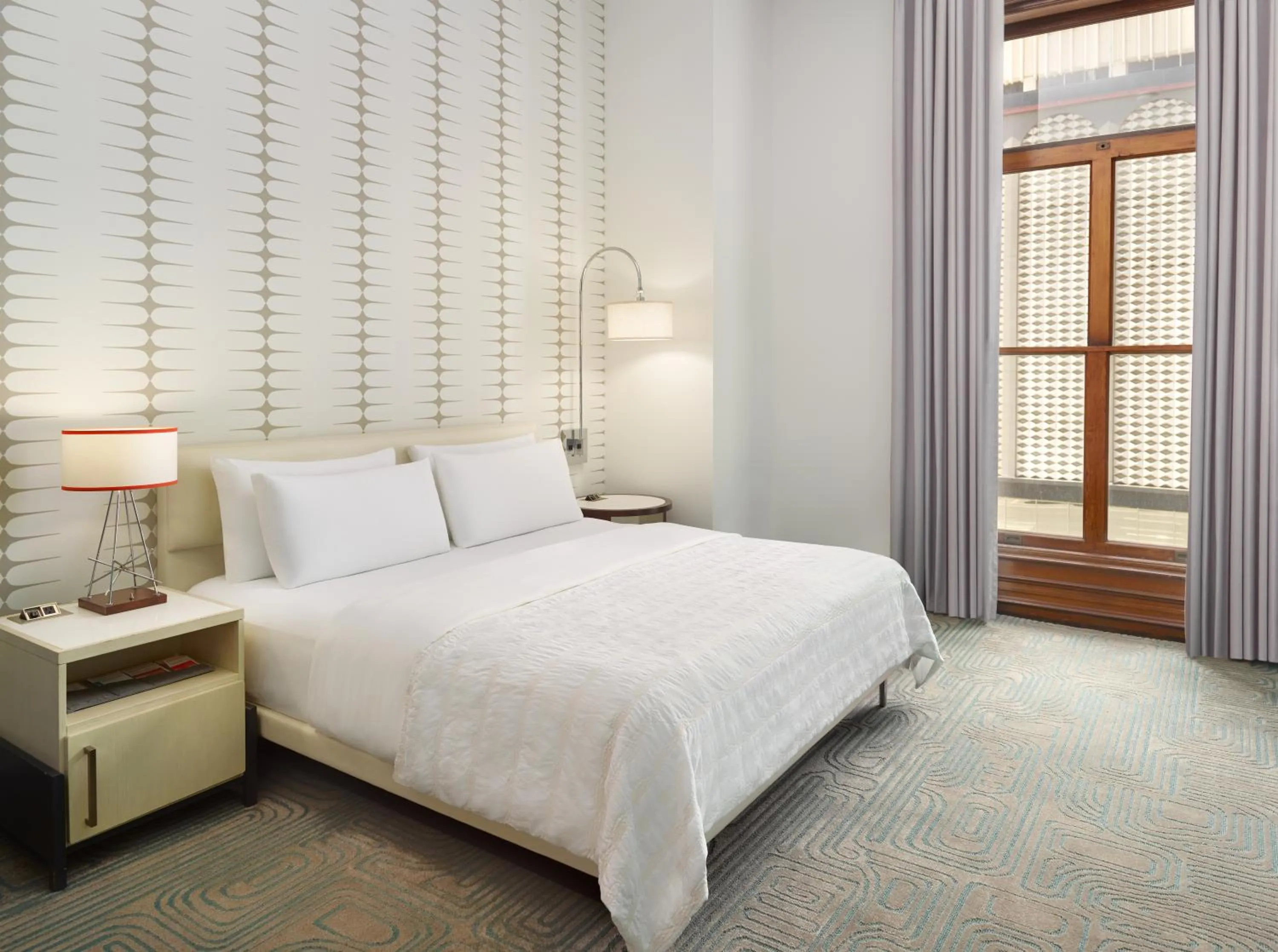 Bedroom, Bed in Le Meridien Tampa, The Courthouse