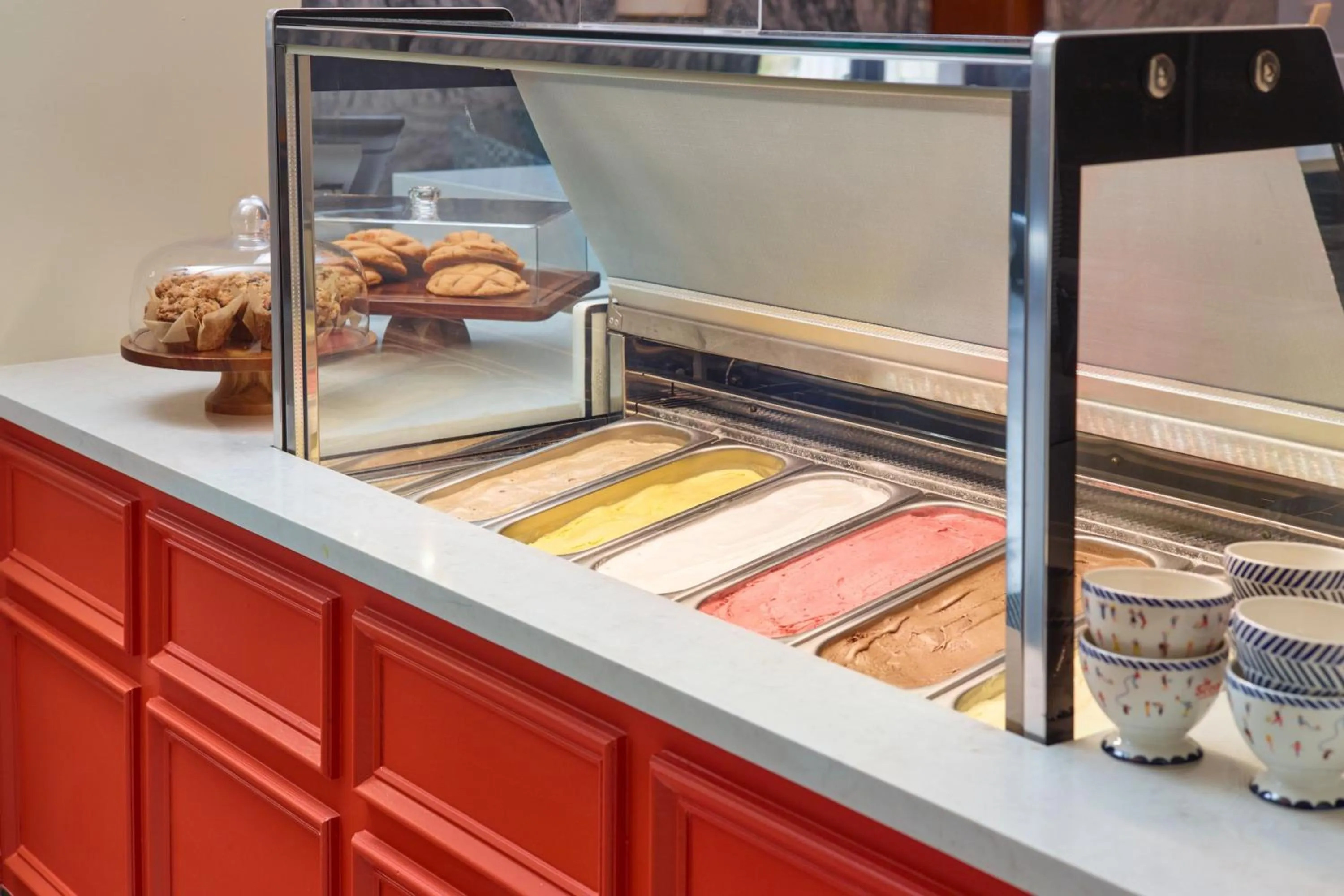 Restaurant/places to eat in Le Meridien Tampa, The Courthouse