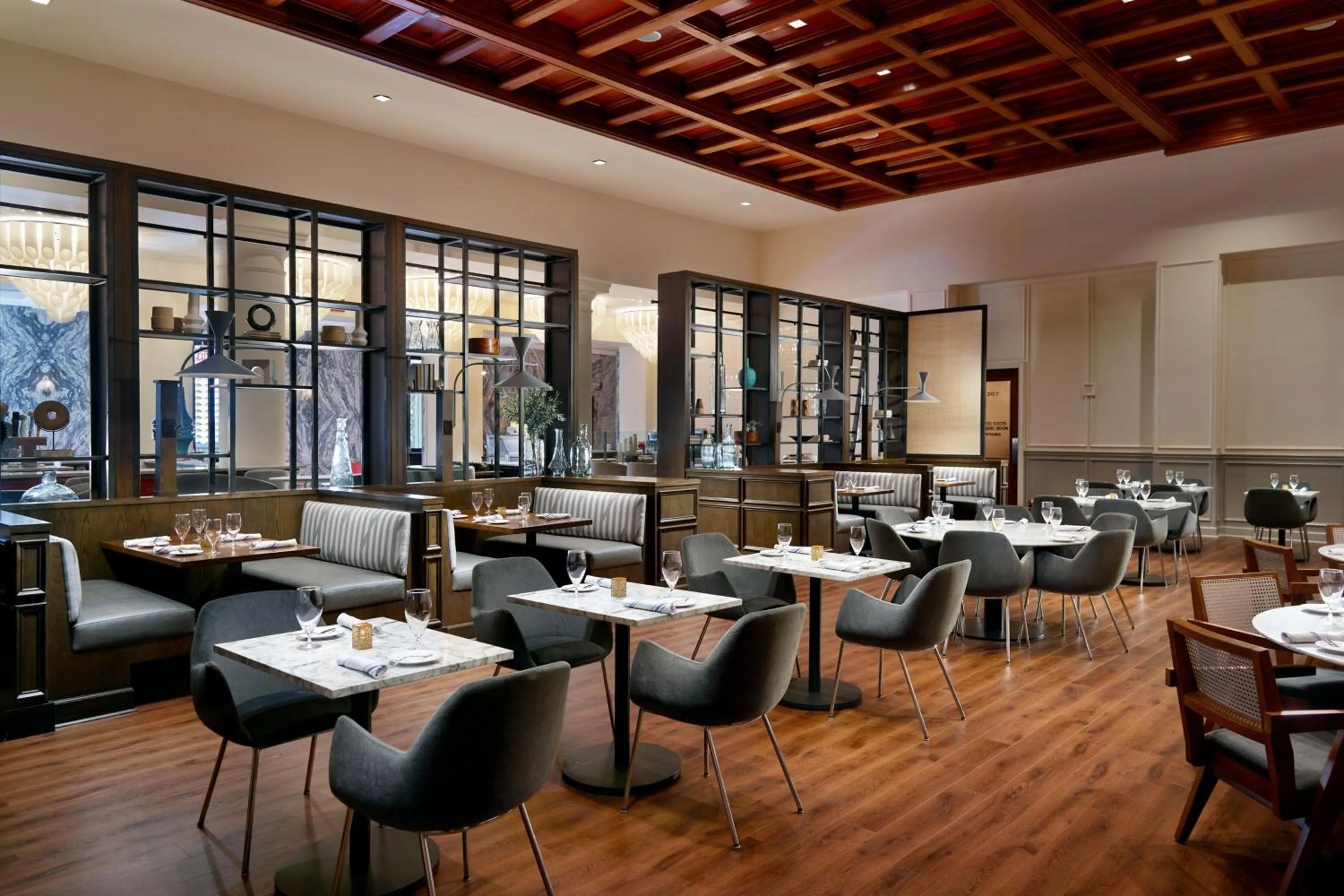 Restaurant/places to eat in Le Meridien Tampa, The Courthouse