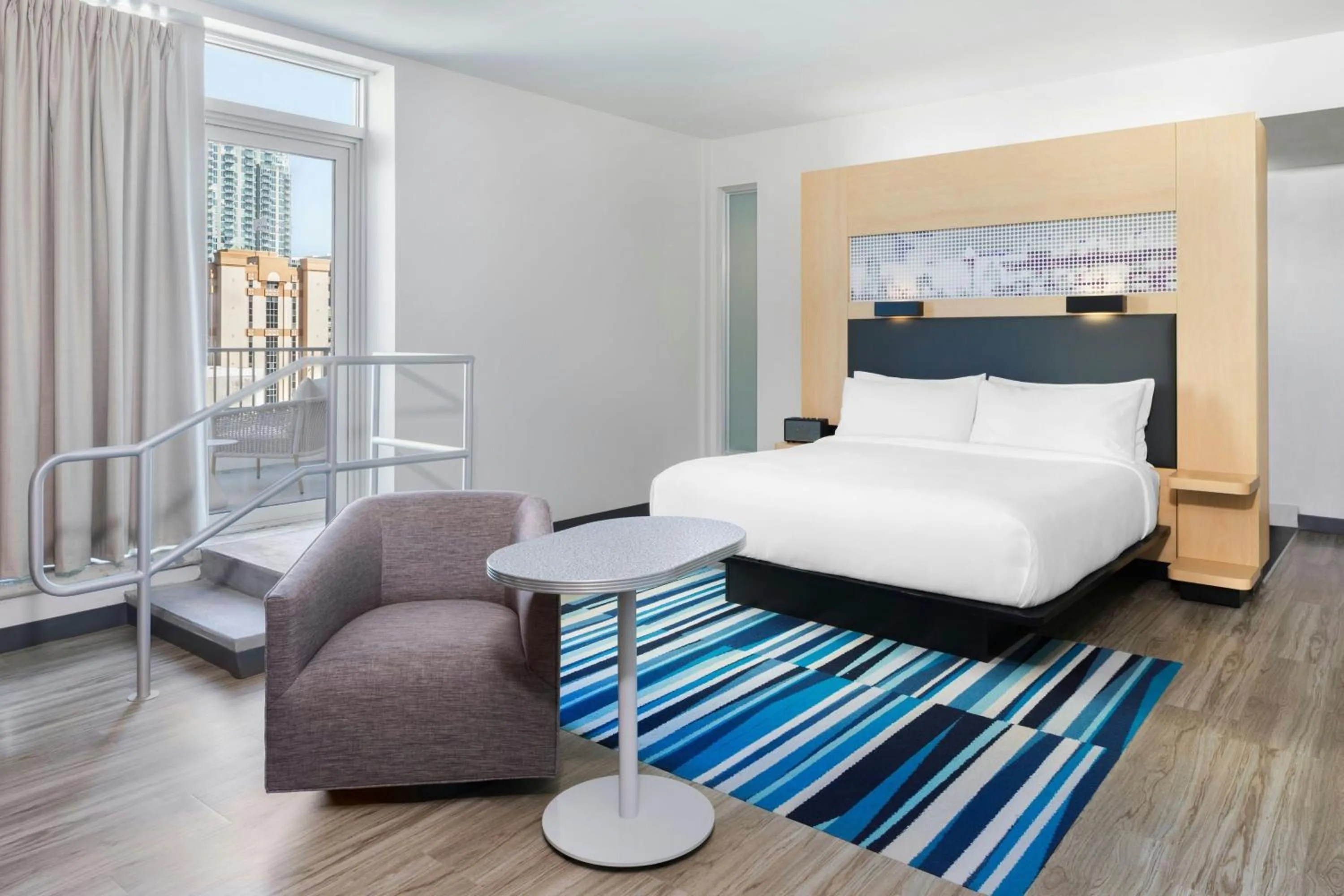 Photo of the whole room, Bed in Aloft - Tampa Downtown