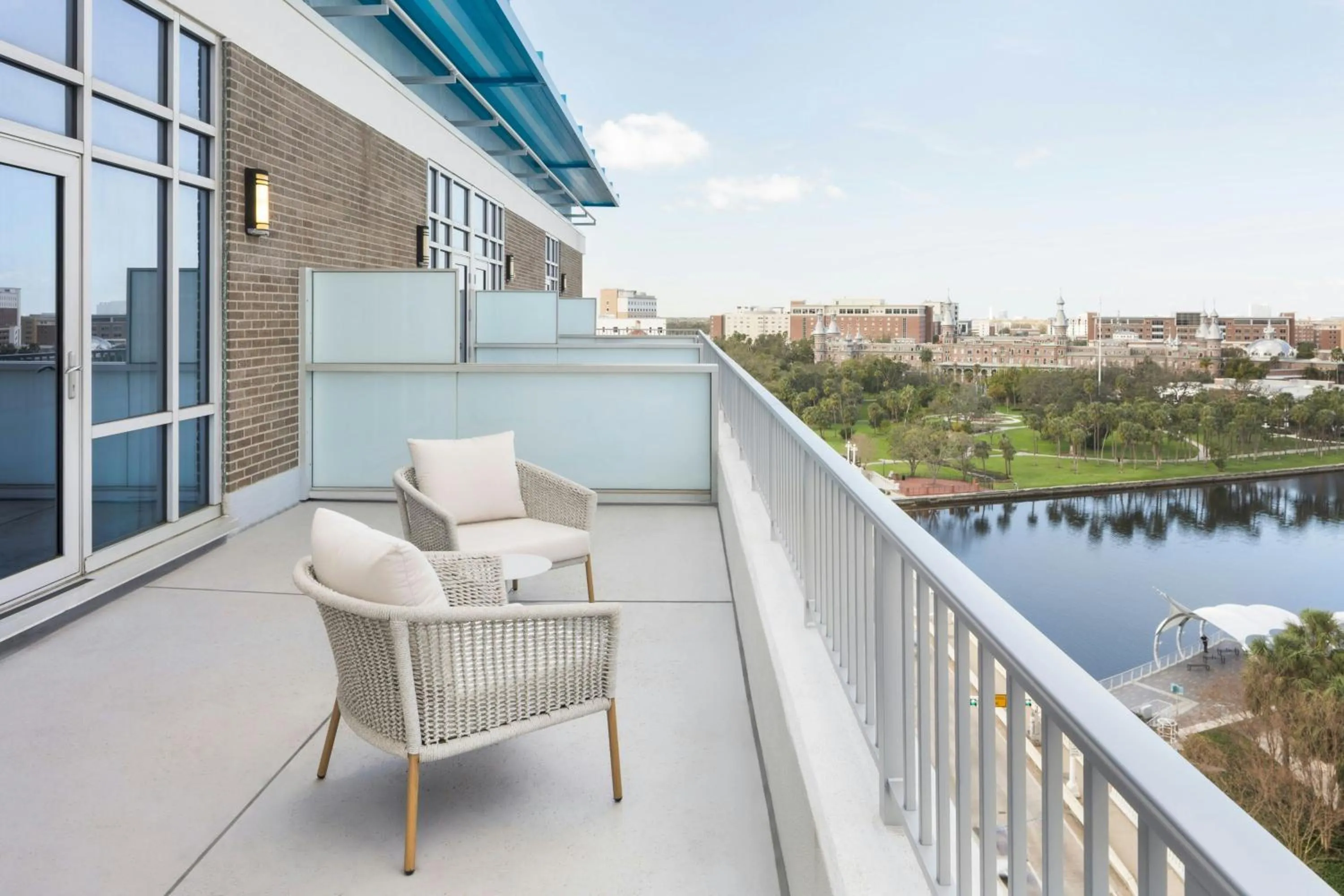 Photo of the whole room in Aloft - Tampa Downtown