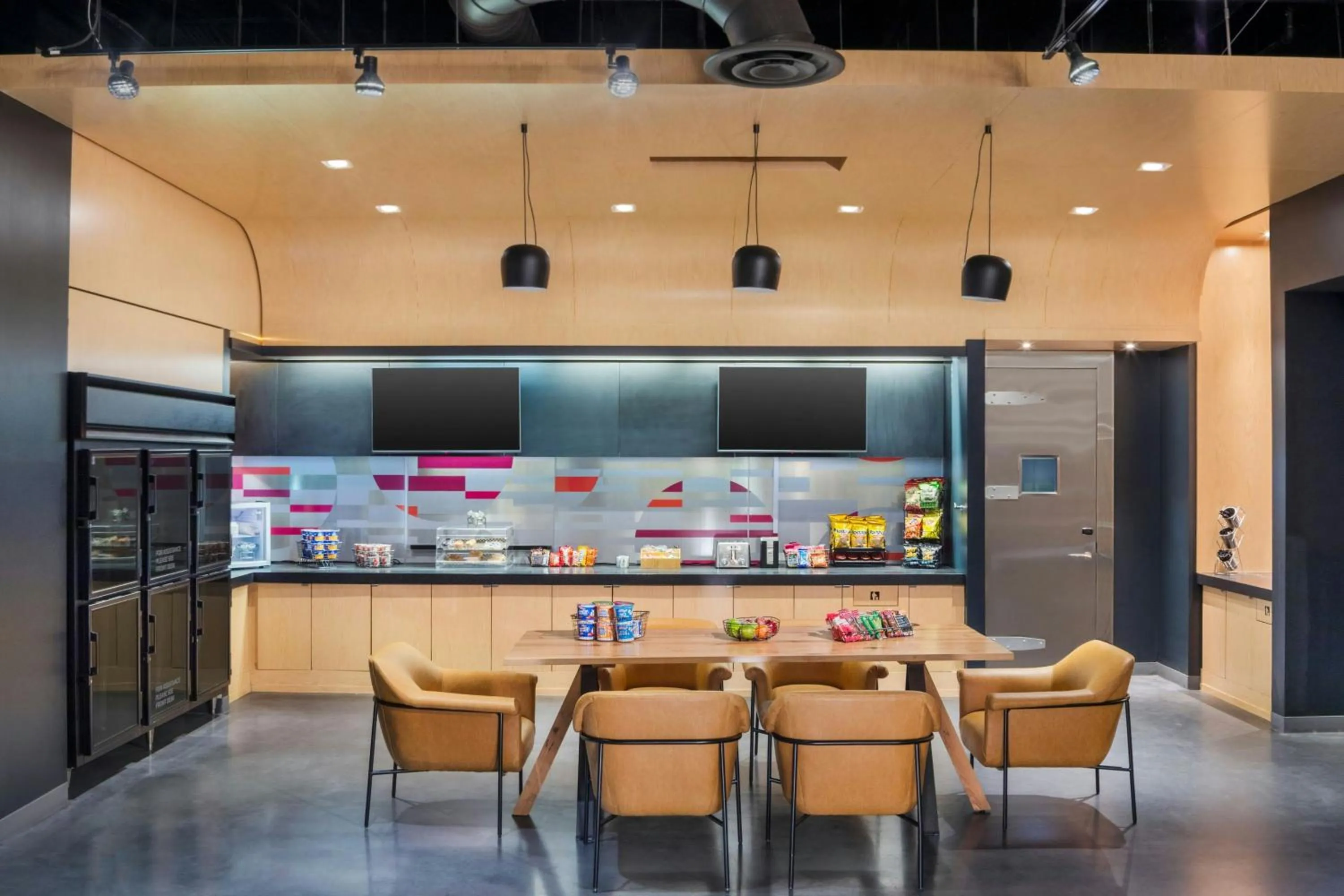 Restaurant/places to eat in Aloft - Tampa Downtown