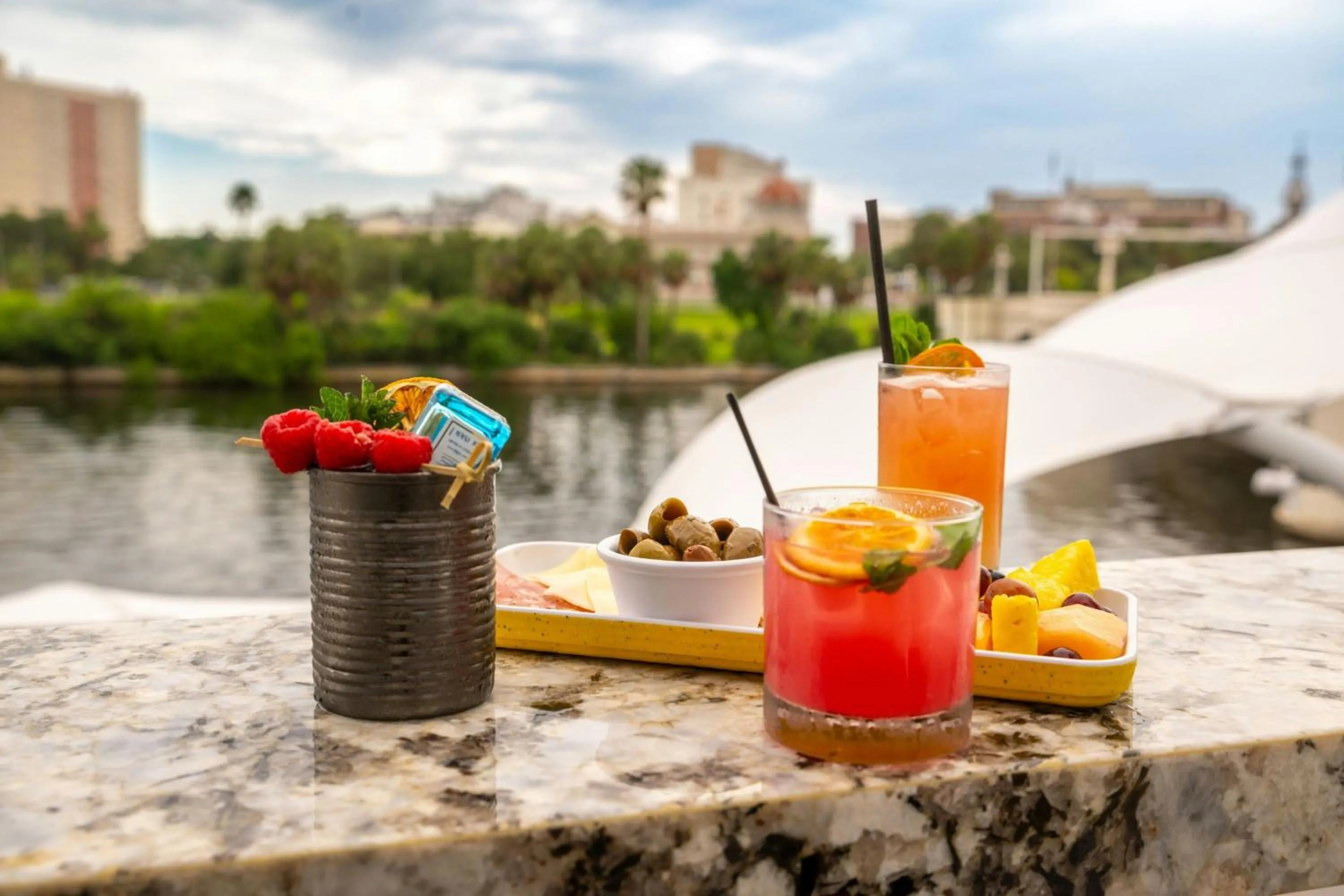 Restaurant/places to eat in Aloft - Tampa Downtown