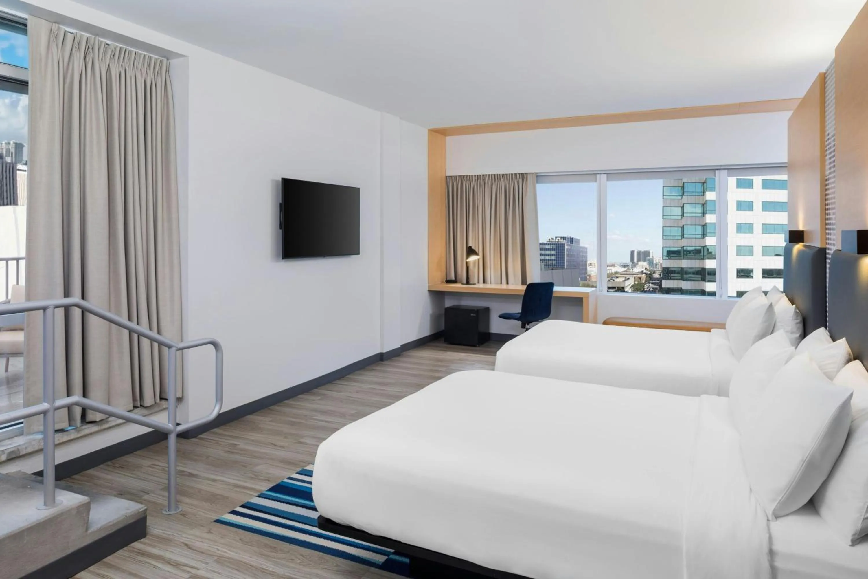Photo of the whole room, Bed in Aloft - Tampa Downtown