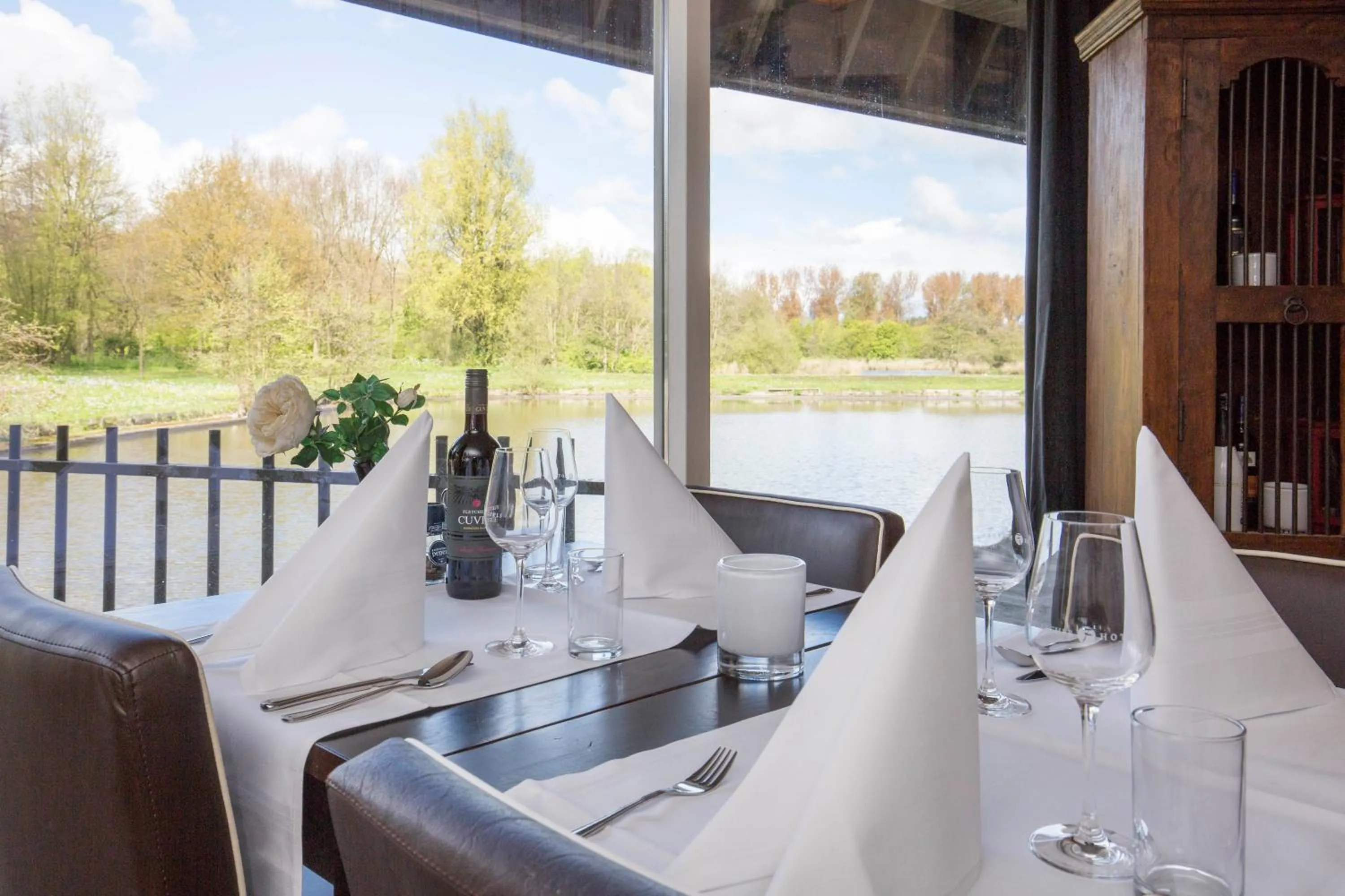 Dining area in Fletcher Hotel - Resort Spaarnwoude
