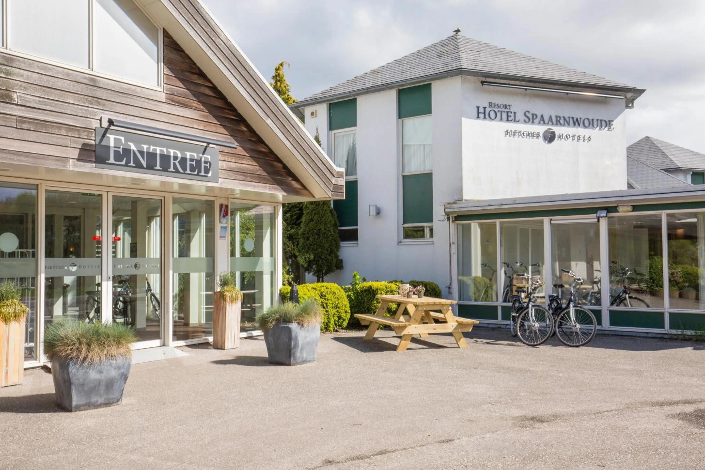 Property building in Fletcher Hotel - Resort Spaarnwoude
