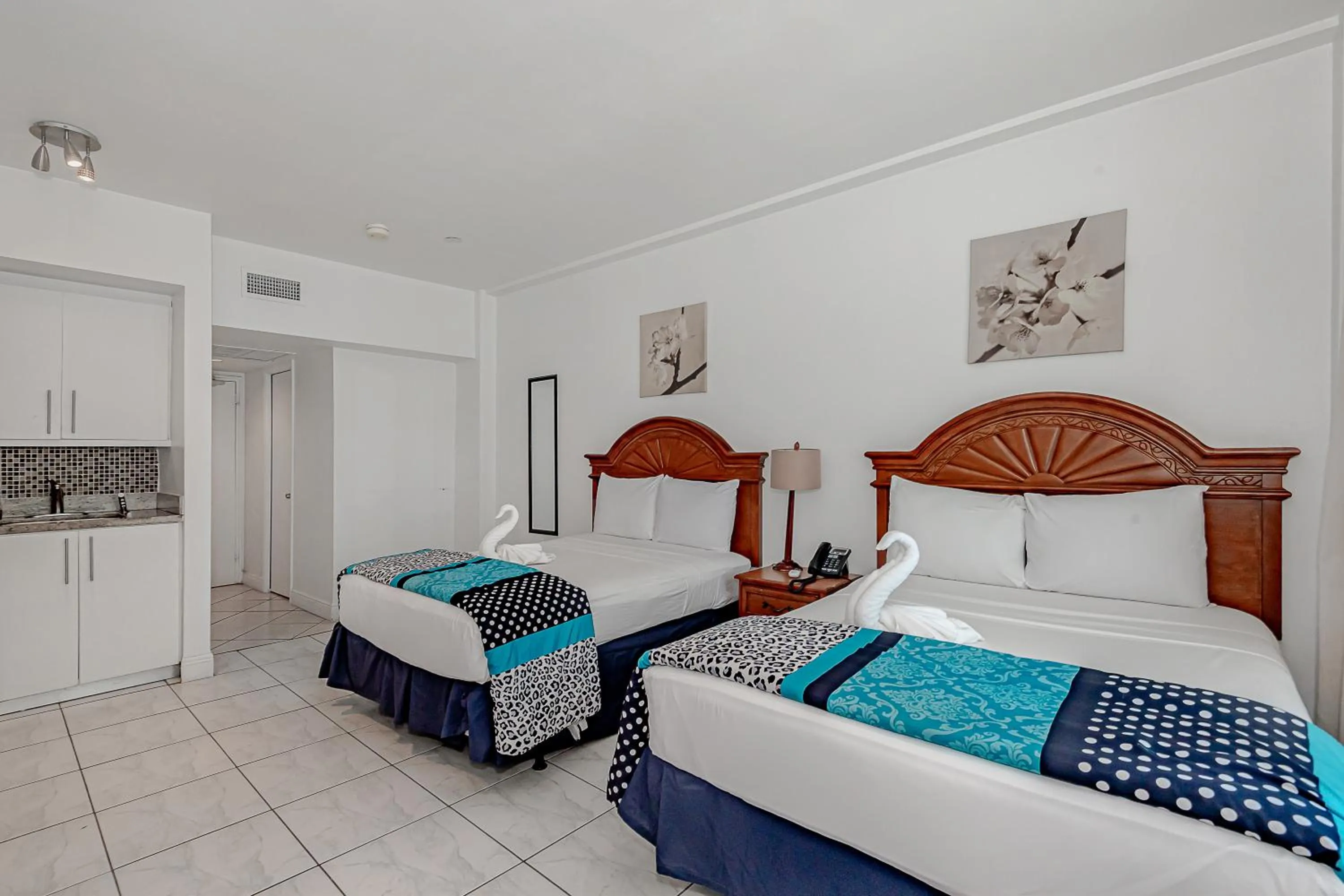 Bed in Beach Front Studio Miami Beach